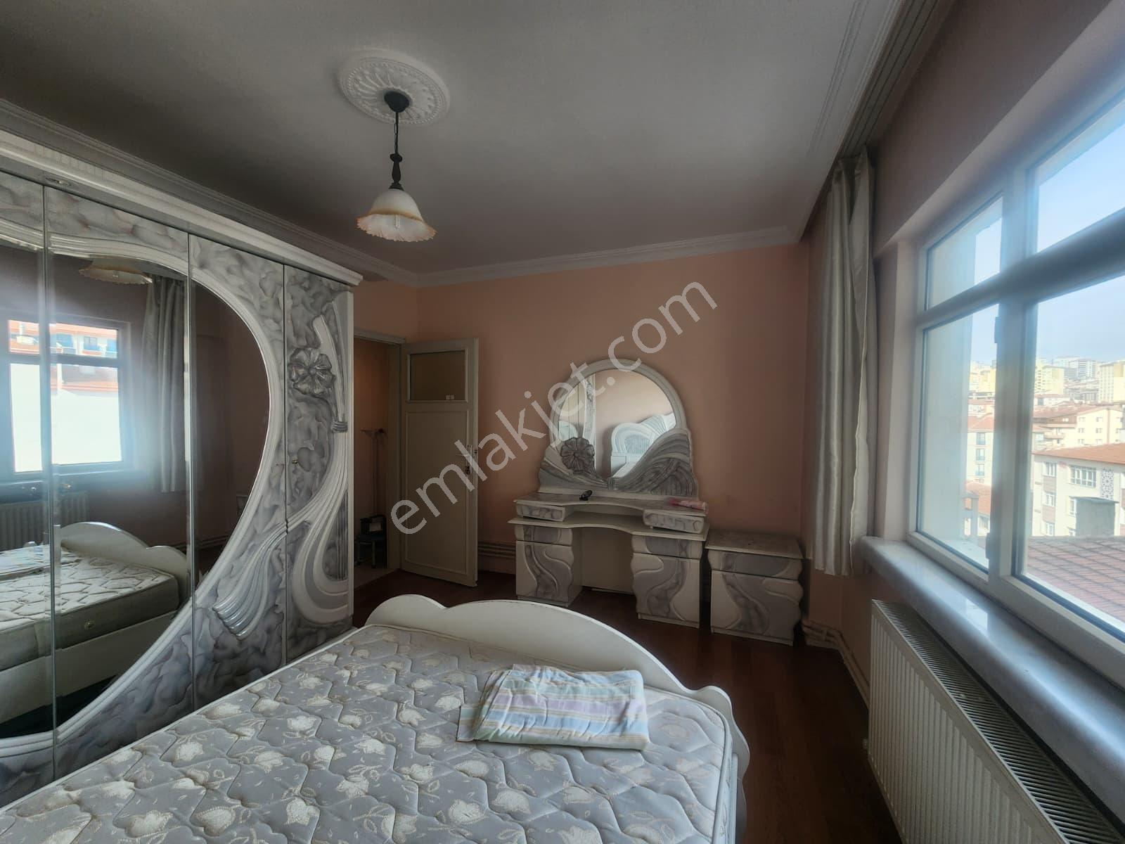 Demetevler'de Cadde Üzerinde 3+1 Asansörlü Katta Satılık Daire — fotoğraf 17