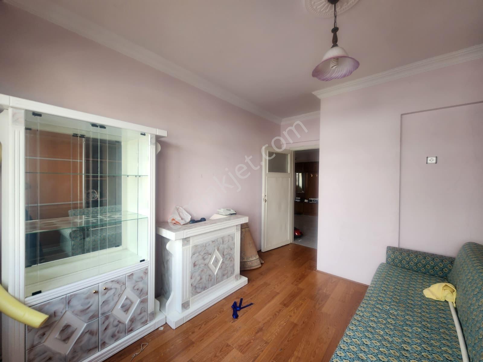 Demetevler'de Cadde Üzerinde 3+1 Asansörlü Katta Satılık Daire — fotoğraf 18