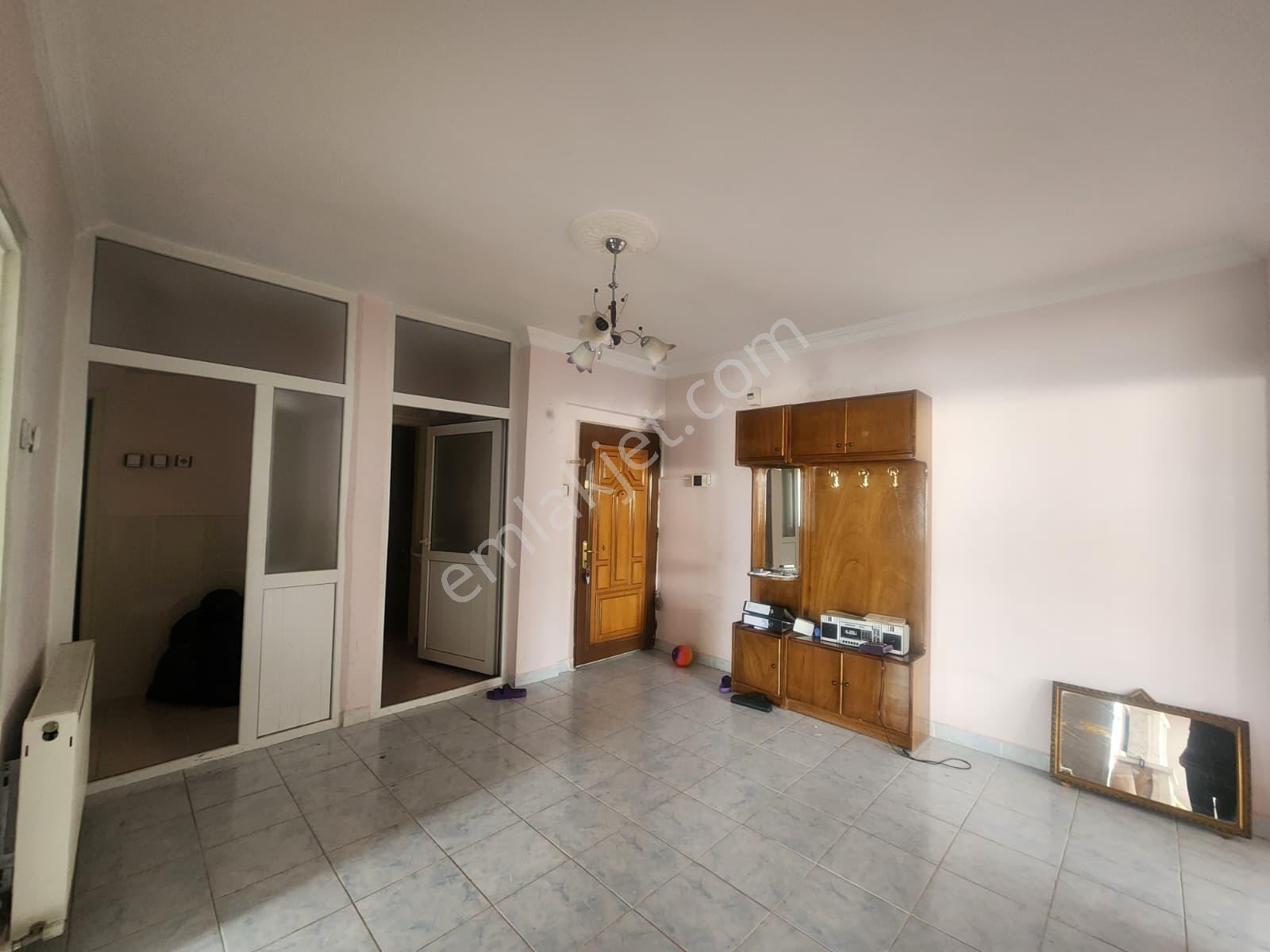 Demetevler'de Cadde Üzerinde 3+1 Asansörlü Katta Satılık Daire — fotoğraf 30