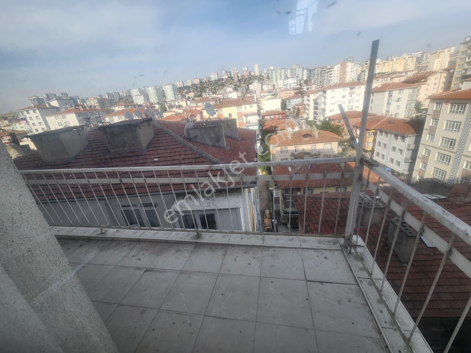 Demetevler'de Cadde Üzerinde 3+1 Asansörlü Katta Satılık Daire — fotoğraf 38
