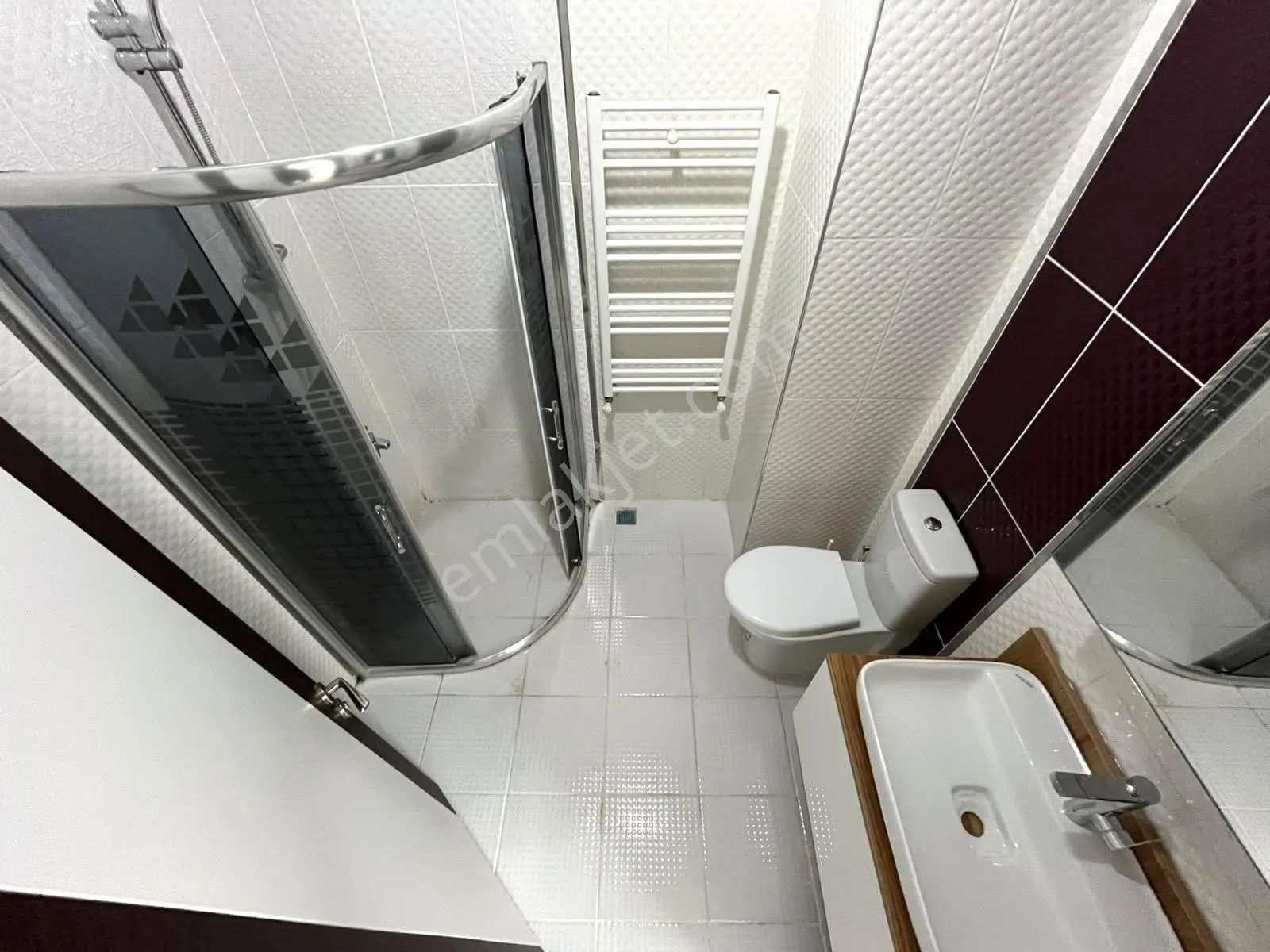Gümüş'den Akçay'da Ön Cephe Arakat Şık Tasarımlı Kombili 2+1 Daire! — fotoğraf 9