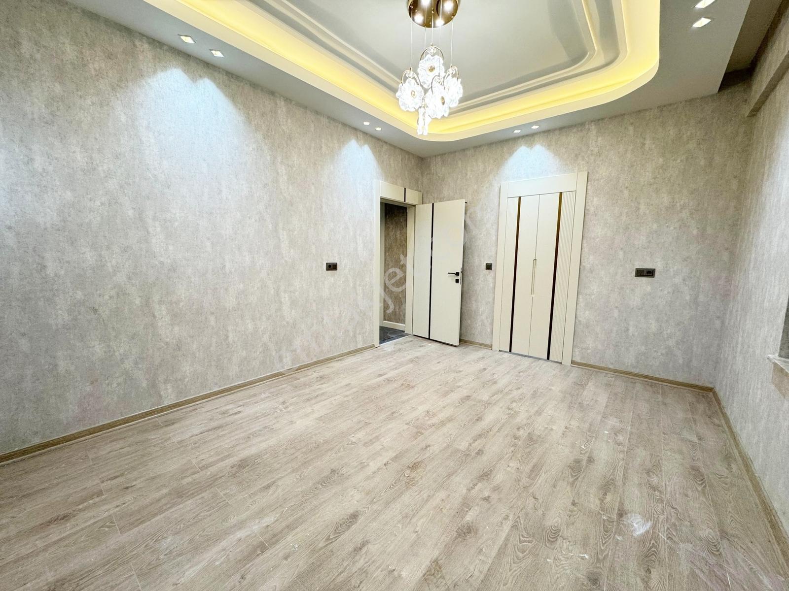 Karacaahmet'te Yemek Ve Giyinme Odalı Geniş Balkon Ultralüx3.5+1 — fotoğraf 14