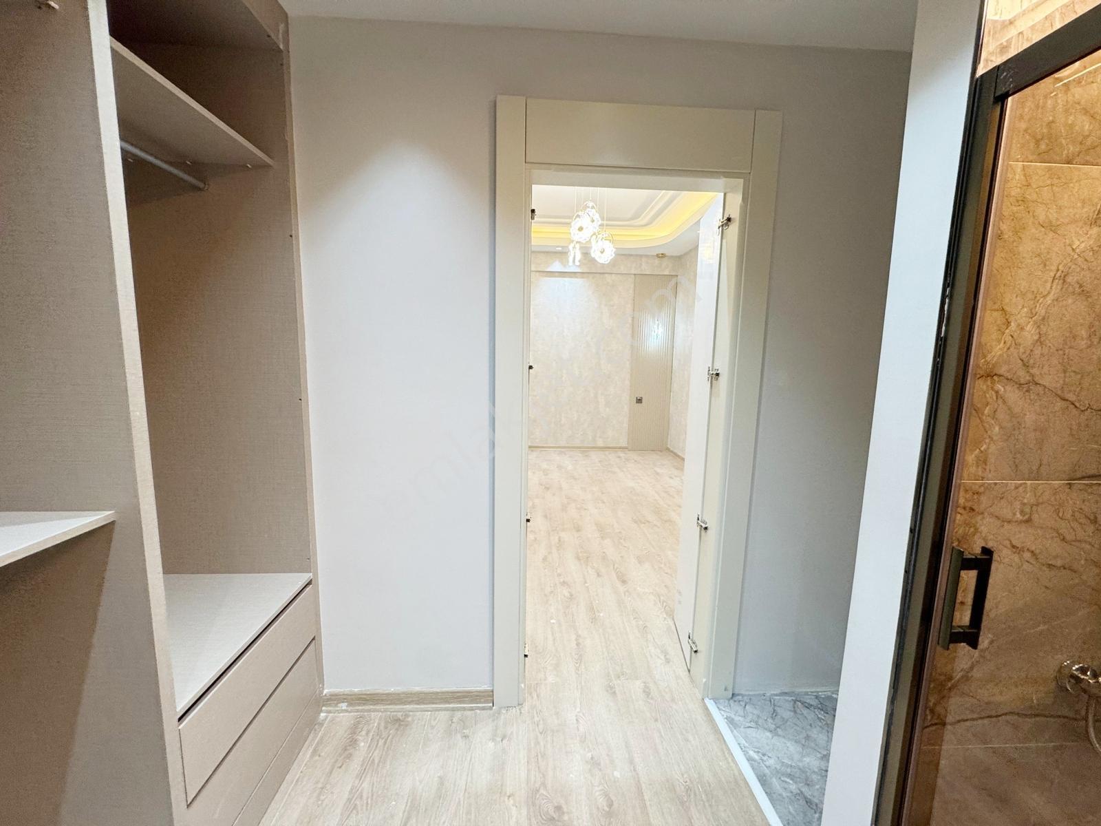 Karacaahmet'te Yemek Ve Giyinme Odalı Geniş Balkon Ultralüx3.5+1 — fotoğraf 16