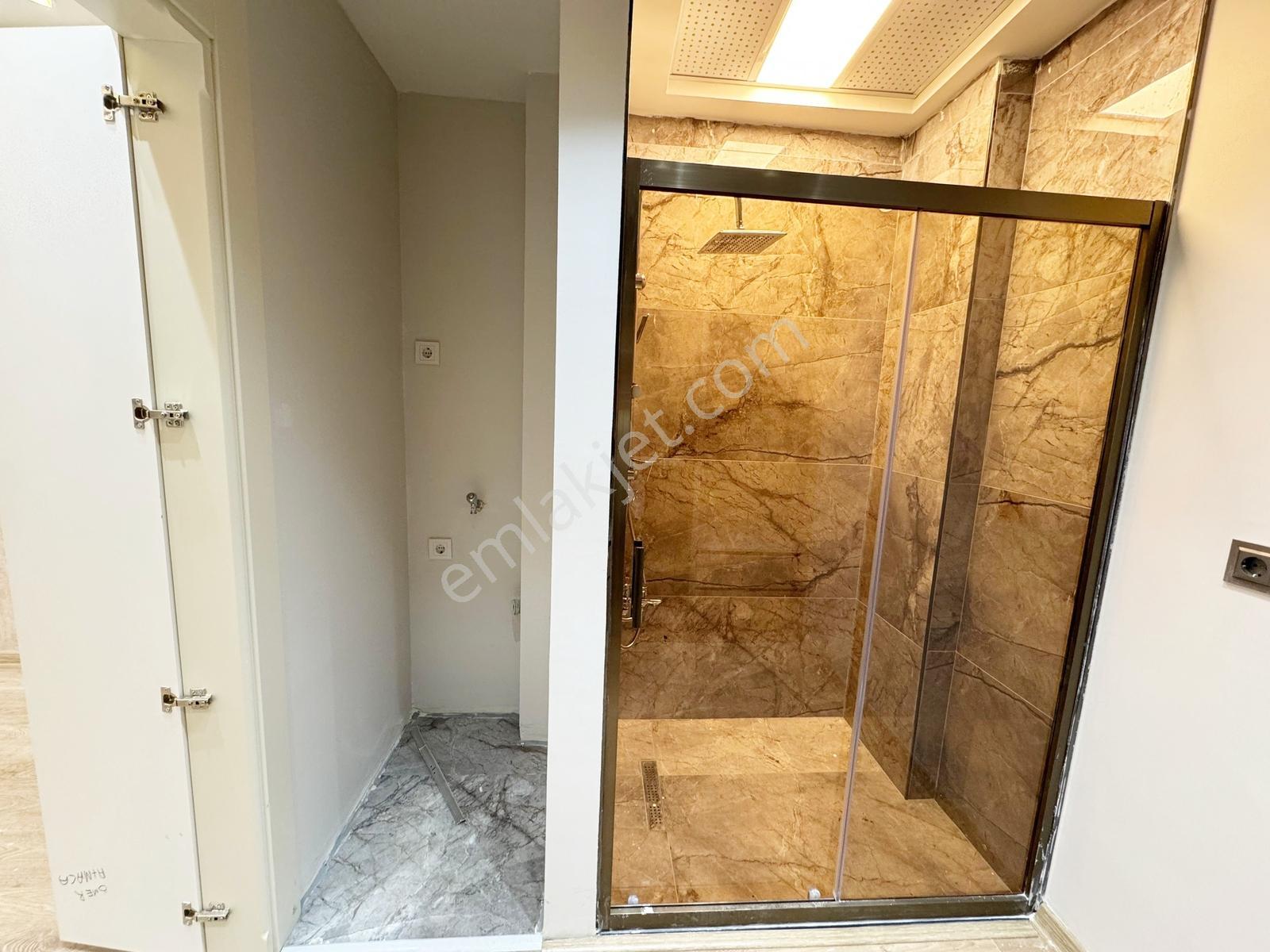 Karacaahmet'te Yemek Ve Giyinme Odalı Geniş Balkon Ultralüx3.5+1 — fotoğraf 18