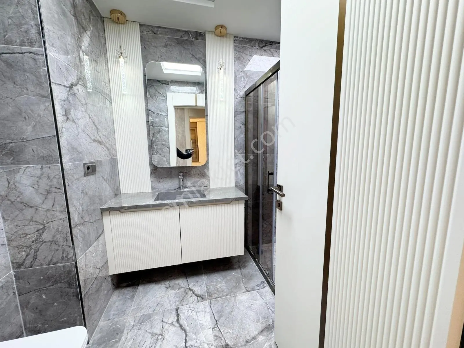 Karacaahmet'te Yemek Ve Giyinme Odalı Geniş Balkon Ultralüx3.5+1 — fotoğraf 20