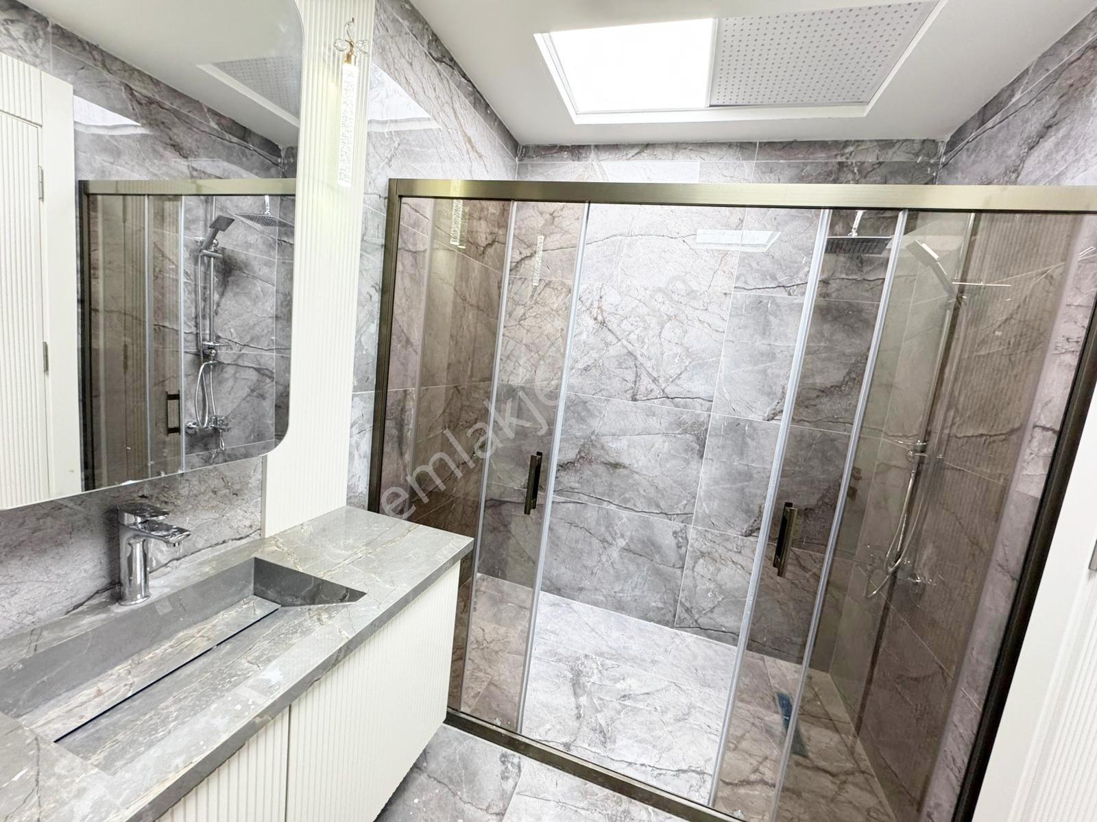 Karacaahmet'te Yemek Ve Giyinme Odalı Geniş Balkon Ultralüx3.5+1 — fotoğraf 21