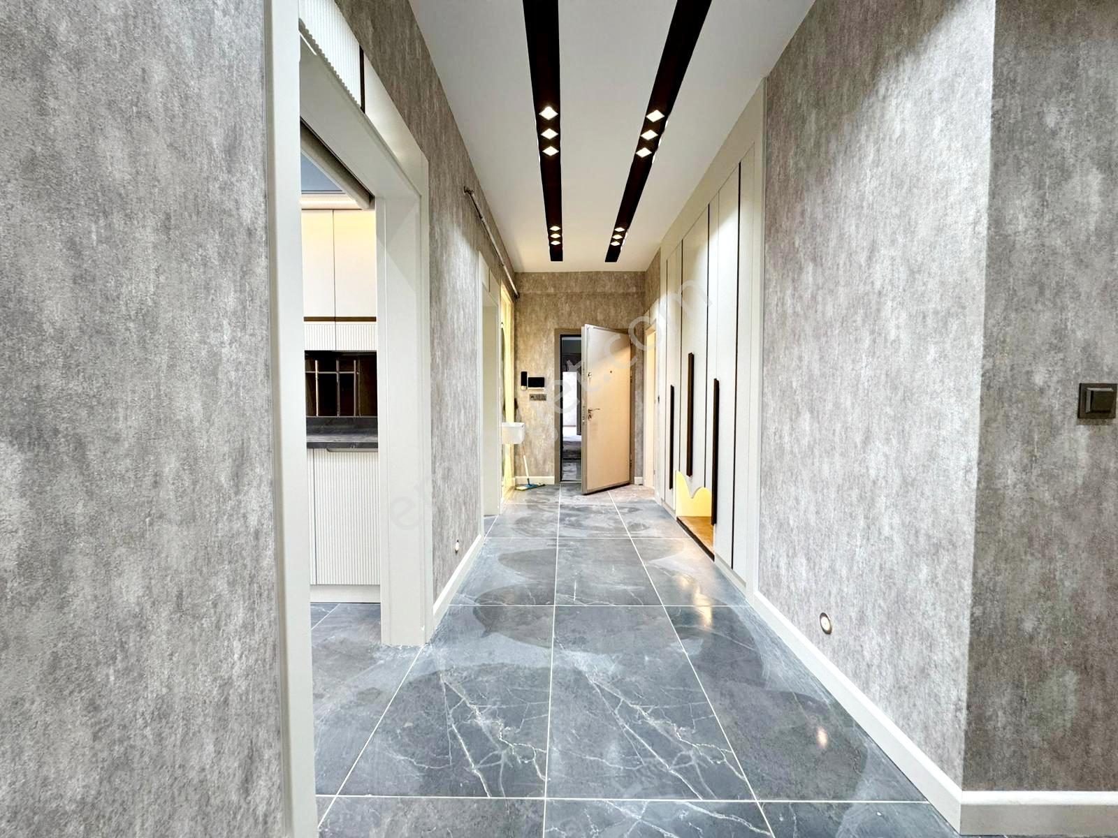 Karacaahmet'te Yemek Ve Giyinme Odalı Geniş Balkon Ultralüx3.5+1 — fotoğraf 23