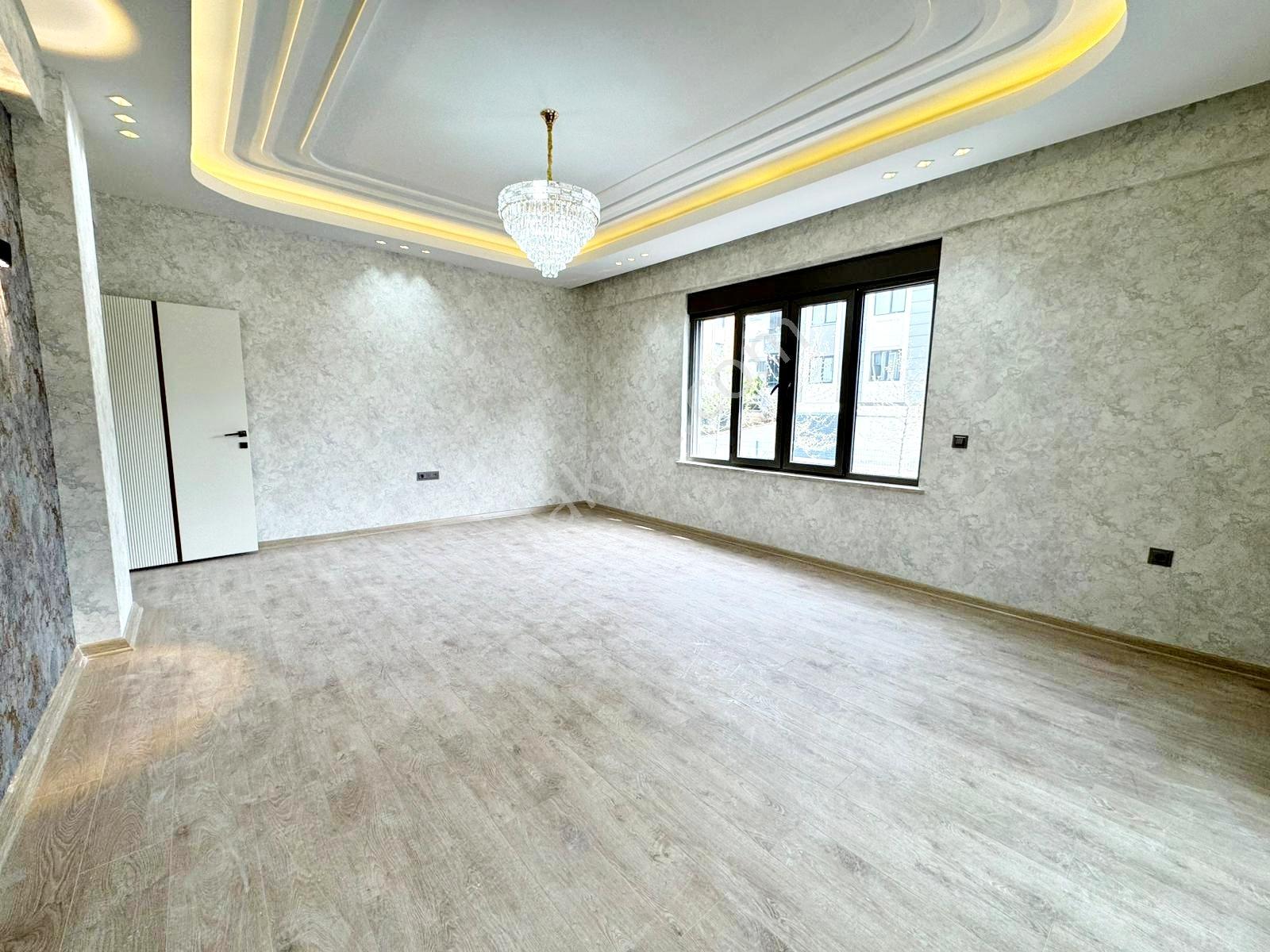 Karacaahmet'te Yemek Ve Giyinme Odalı Geniş Balkon Ultralüx3.5+1 — fotoğraf 32