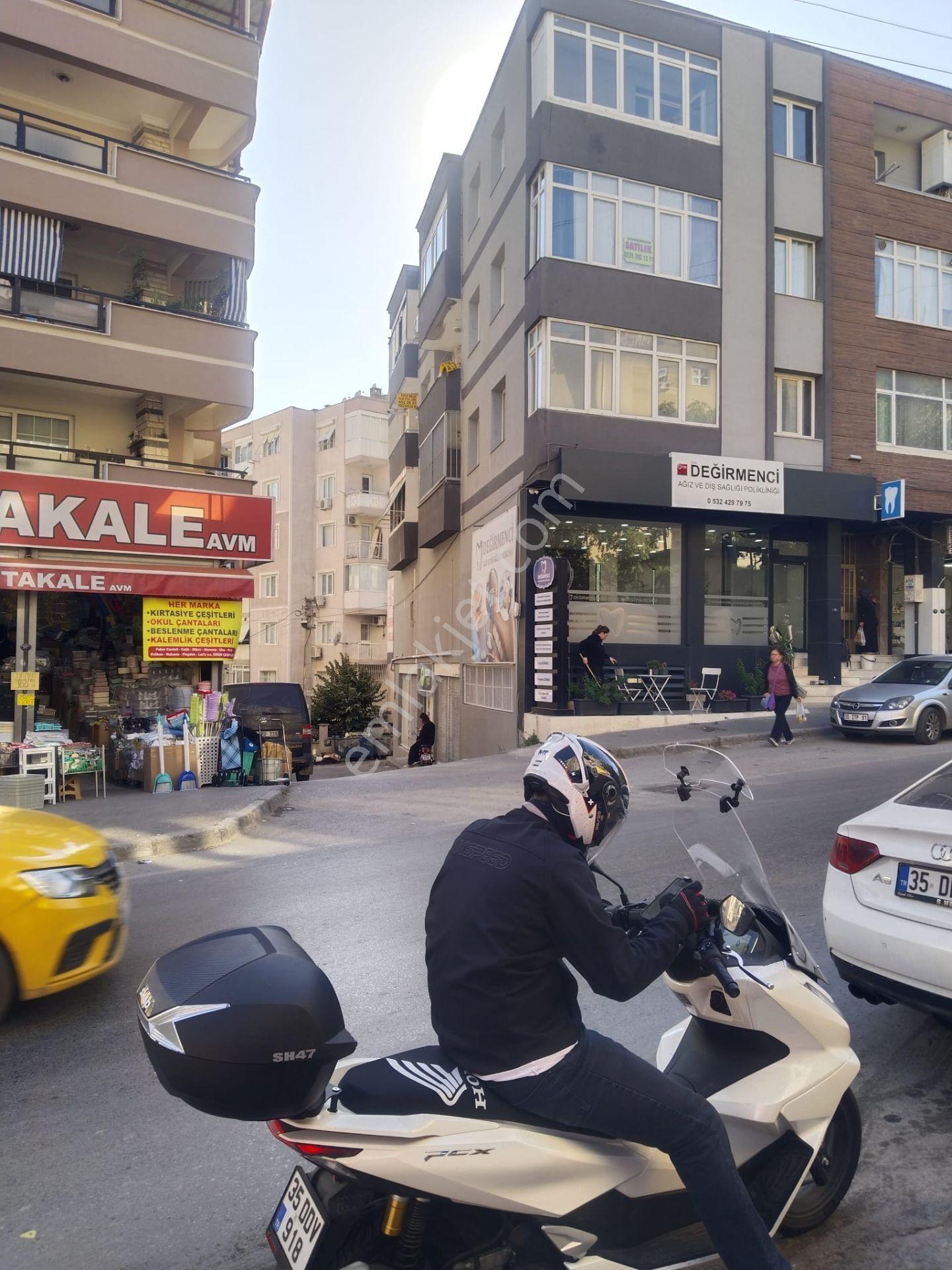 Turyap Buca'dan Hoca Ahmet Yesevi Caddesin'de Satılık 3+1 Daire — fotoğraf 2
