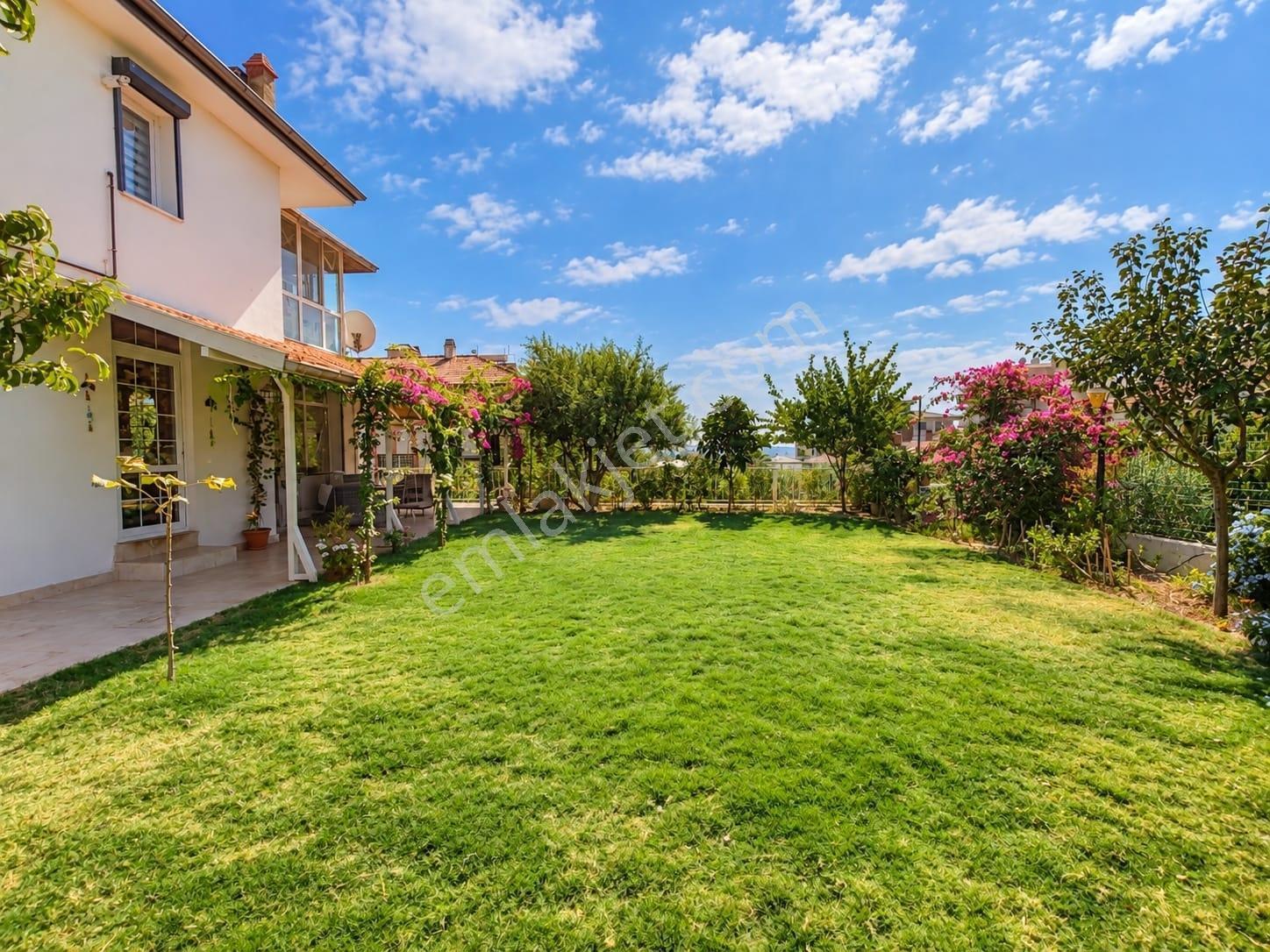 Rw Akar'dan Karakayalar Da Arsa Parasına Çok Geniş 4+1 Villa — fotoğraf 13