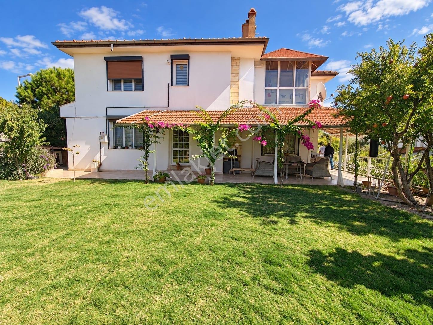 Rw Akar'dan Karakayalar Da Arsa Parasına Çok Geniş 4+1 Villa — fotoğraf 14