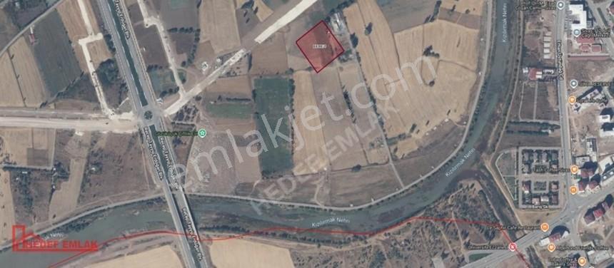 Hedef Emlaktan Rte Bulvar Zara Caddesi Üstü Köşe Parsel 2690 M2