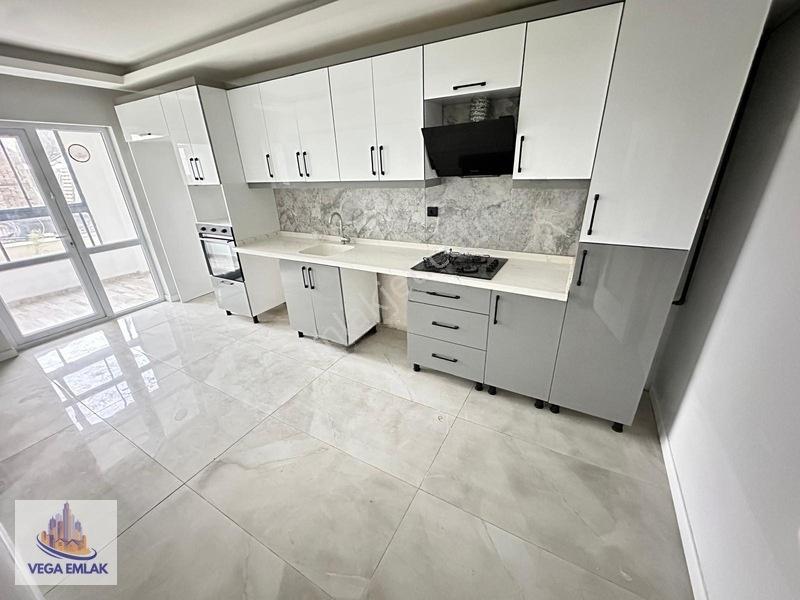 Vega Emlaktan Full Yapılı Masrafsız 3+1 Satılık Daire — fotoğraf 2
