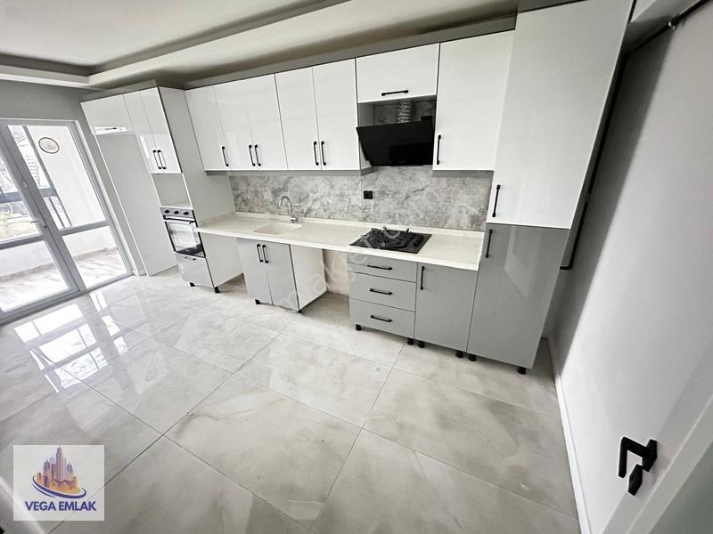 Vega Emlaktan Full Yapılı Masrafsız 3+1 Satılık Daire — fotoğraf 3