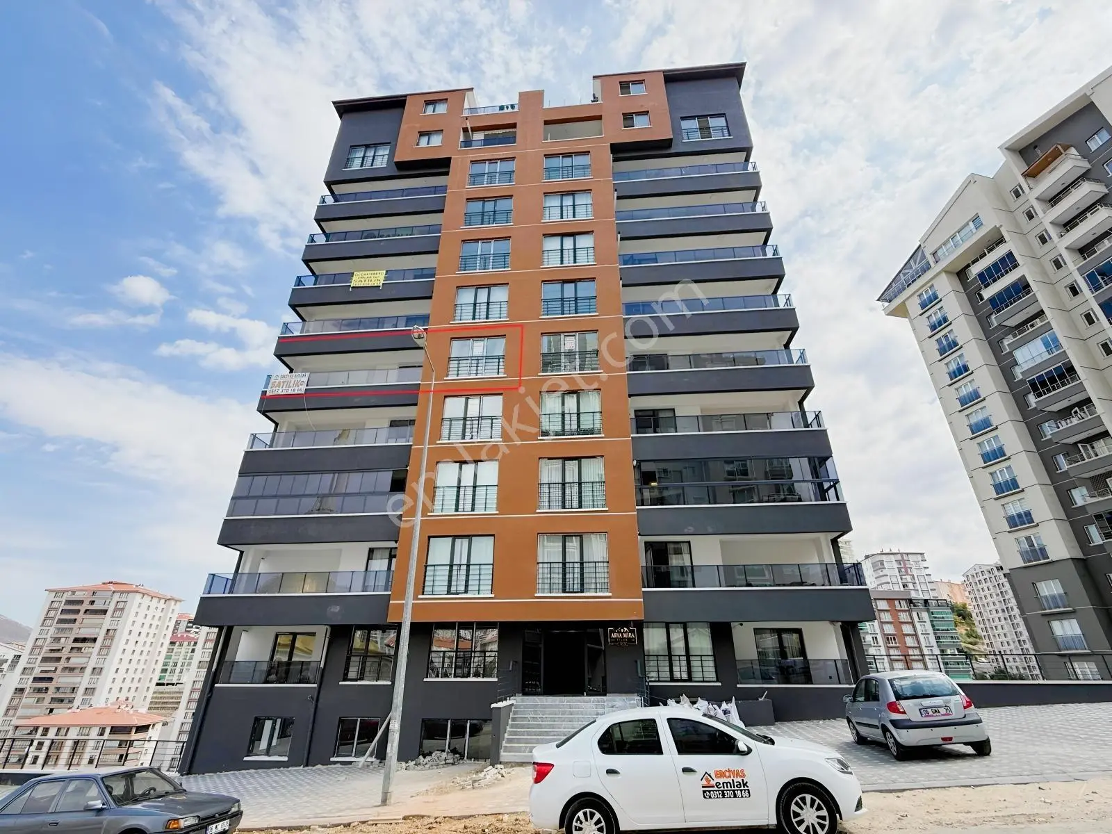 Erciyas'Tan Şehitler Caddesinde 3+1 Teras Balkonlu Önü Açık