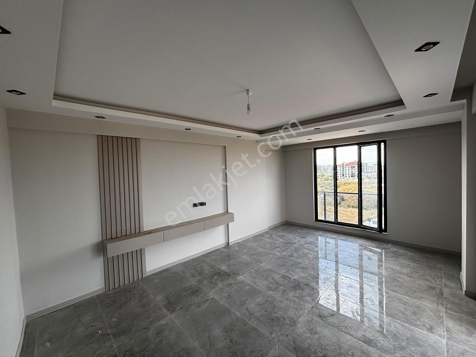 Century21 Netten Yenişafakta Satılık 3+1 Daire — fotoğraf 4