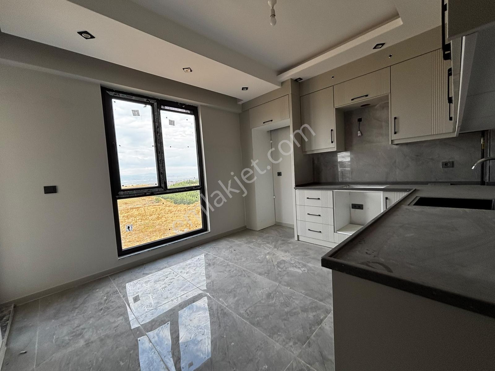 Century21 Netten Yenişafakta Satılık 3+1 Daire — fotoğraf 5