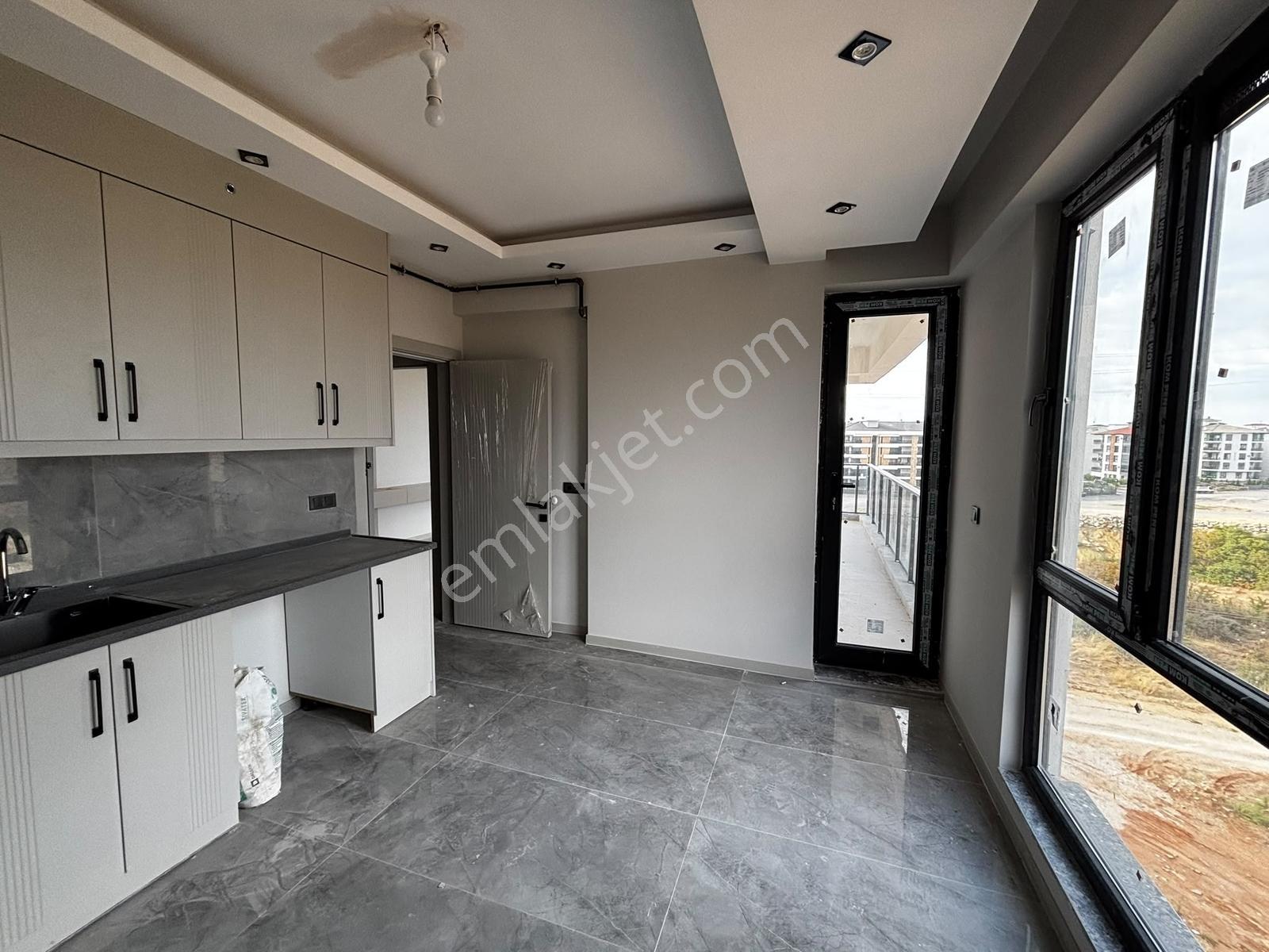 Century21 Netten Yenişafakta Satılık 3+1 Daire — fotoğraf 6