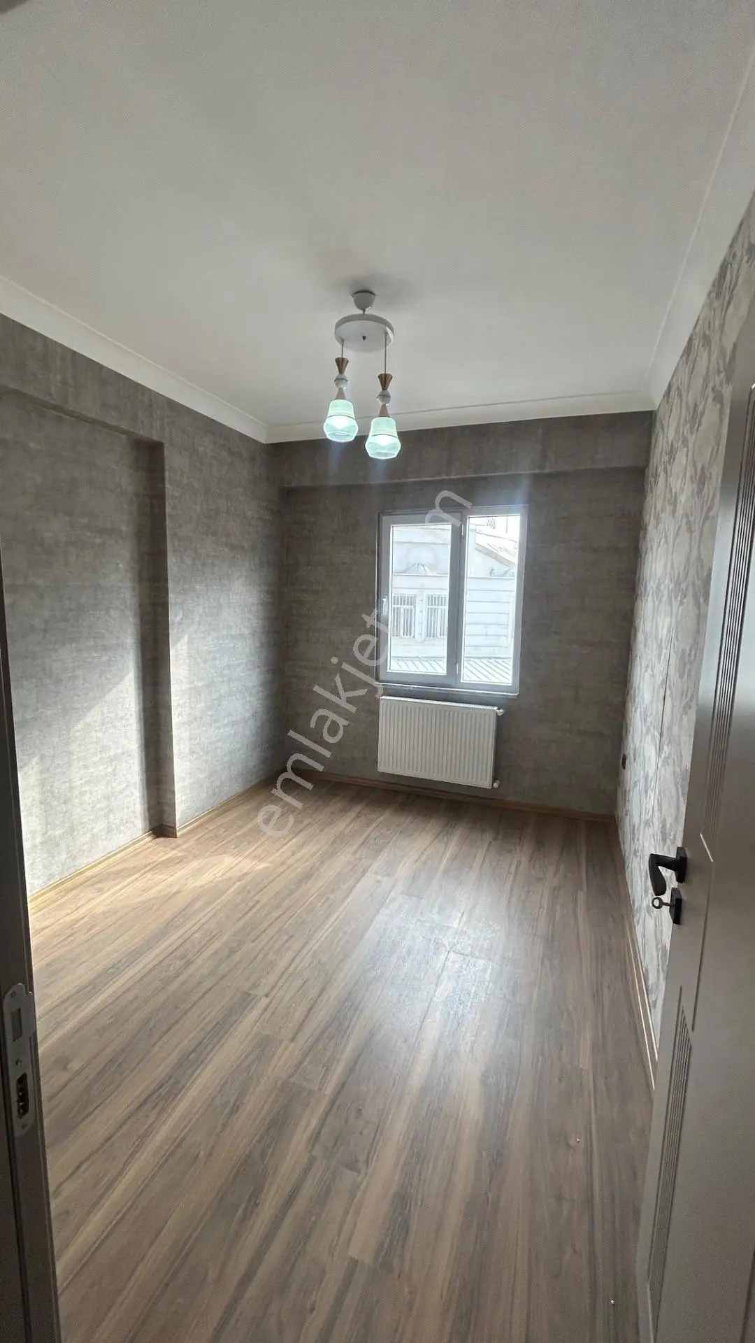 Tavze Gayrimenkuldan Batıkentte Satılık 2+0 Full Yapılı Arakat Yeni Daire.