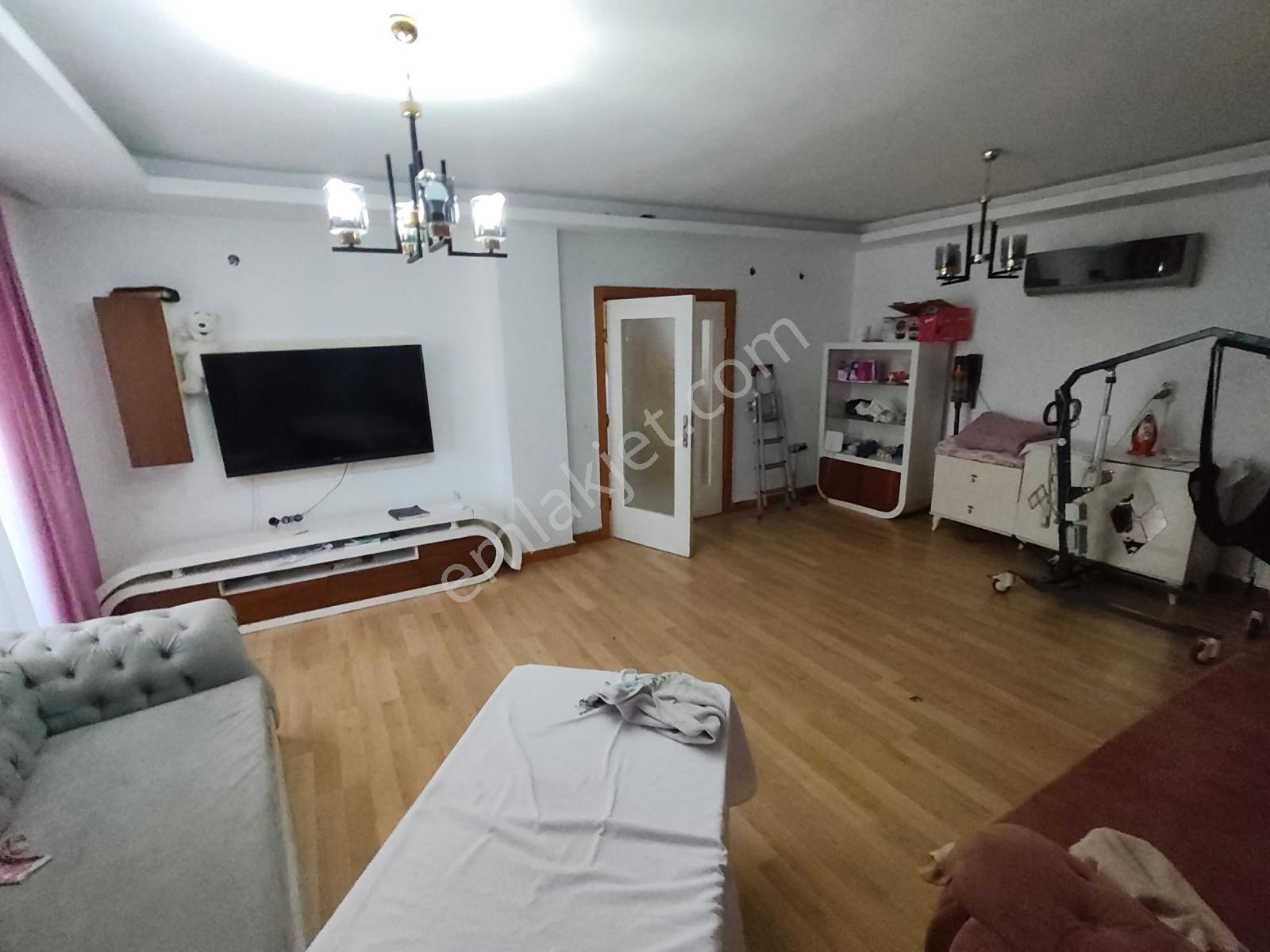 Kızıltoprak Mahallesinde 7+1 Satılık Daire — fotoğraf 6
