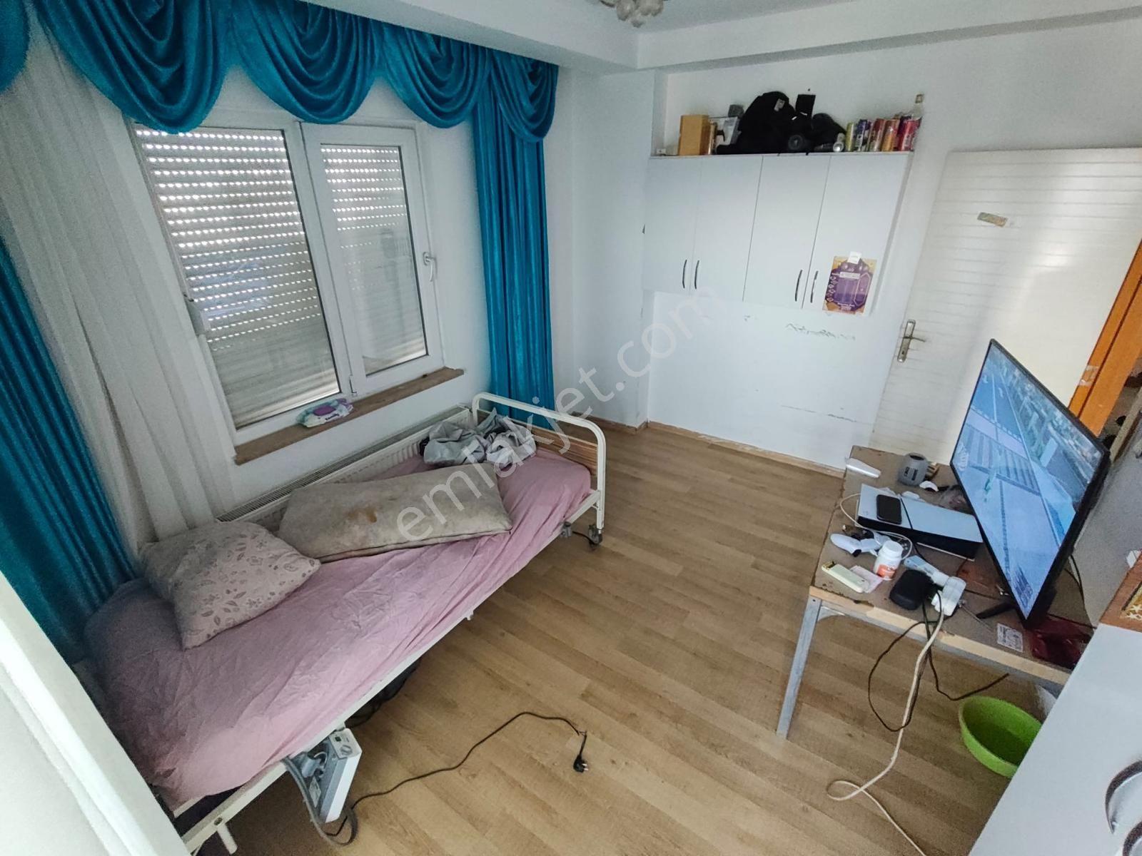 Kızıltoprak Mahallesinde 7+1 Satılık Daire — fotoğraf 7