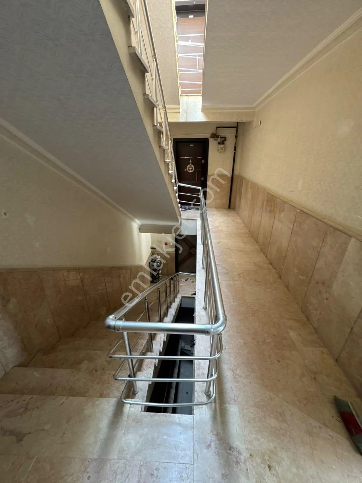 M.Ç Emlak Tan Malazgirt Sok 3+1 Salon Bağımsız 1 Ara Katta Ön Cephe Full+Full Ya...