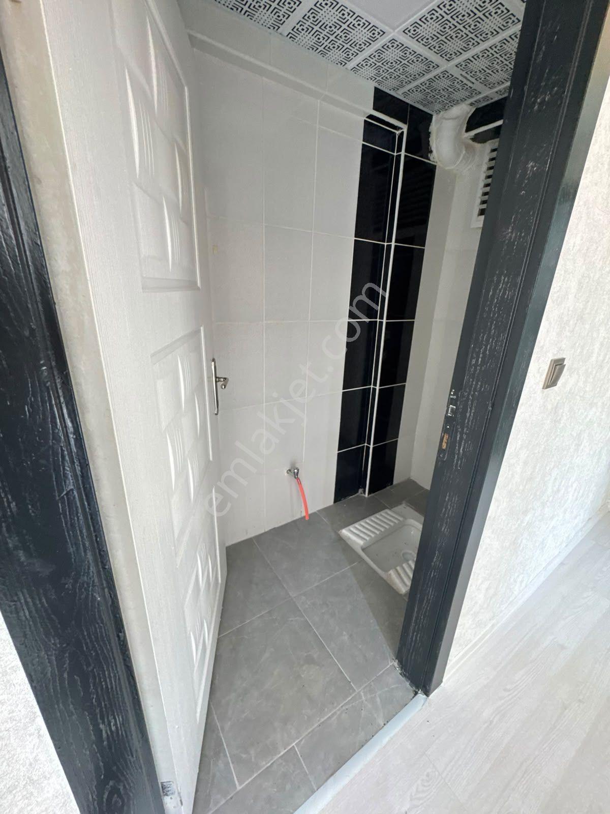 M.ç Emlak Tan Malazgirt Sok 3+1 Salon Bağımsız 1 Ara Katta Ön Cephe Full+full Yapılı Satlık Daire — fotoğraf 6