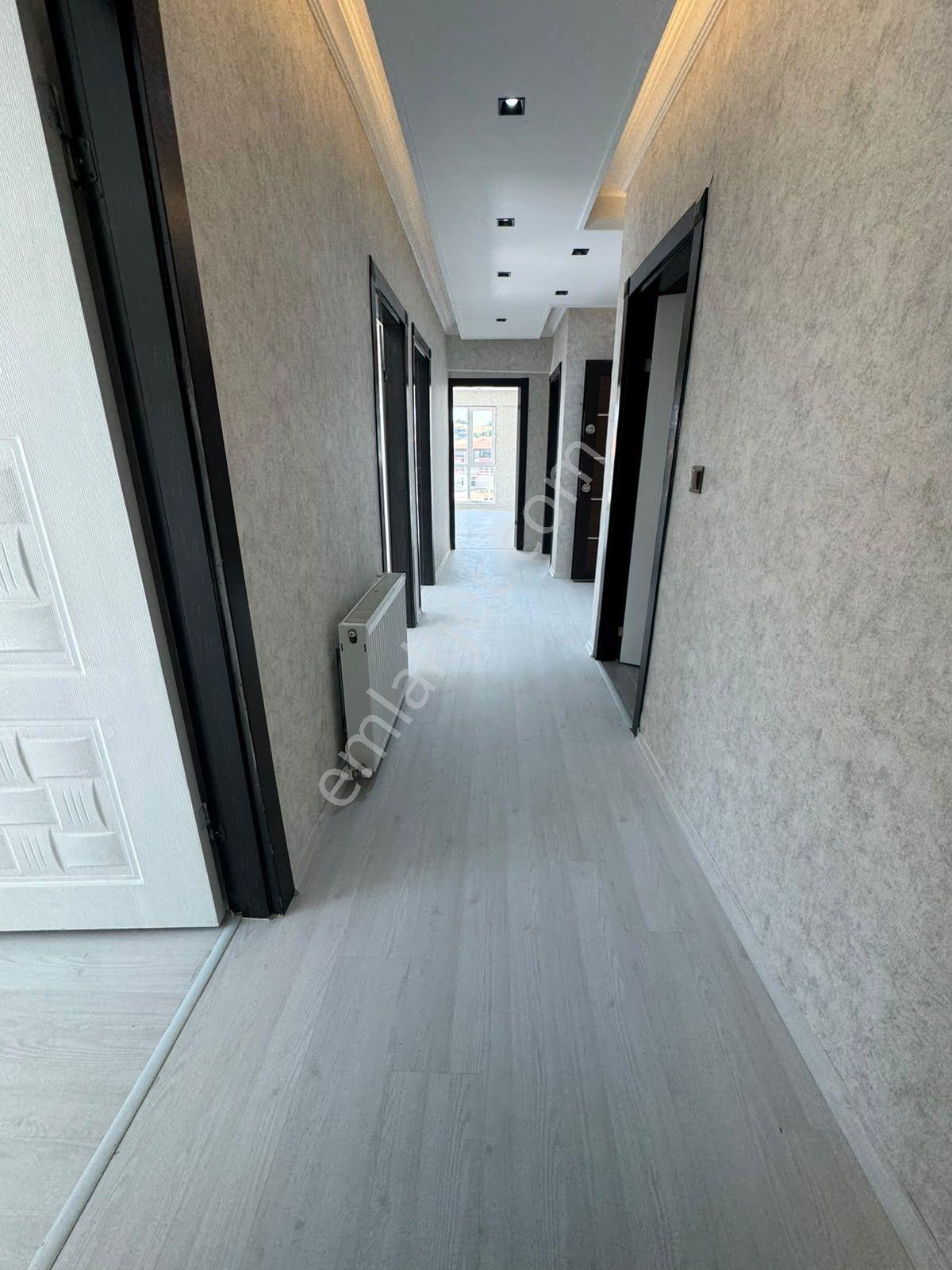 M.ç Emlak Tan Malazgirt Sok 3+1 Salon Bağımsız 1 Ara Katta Ön Cephe Full+full Yapılı Satlık Daire — fotoğraf 11