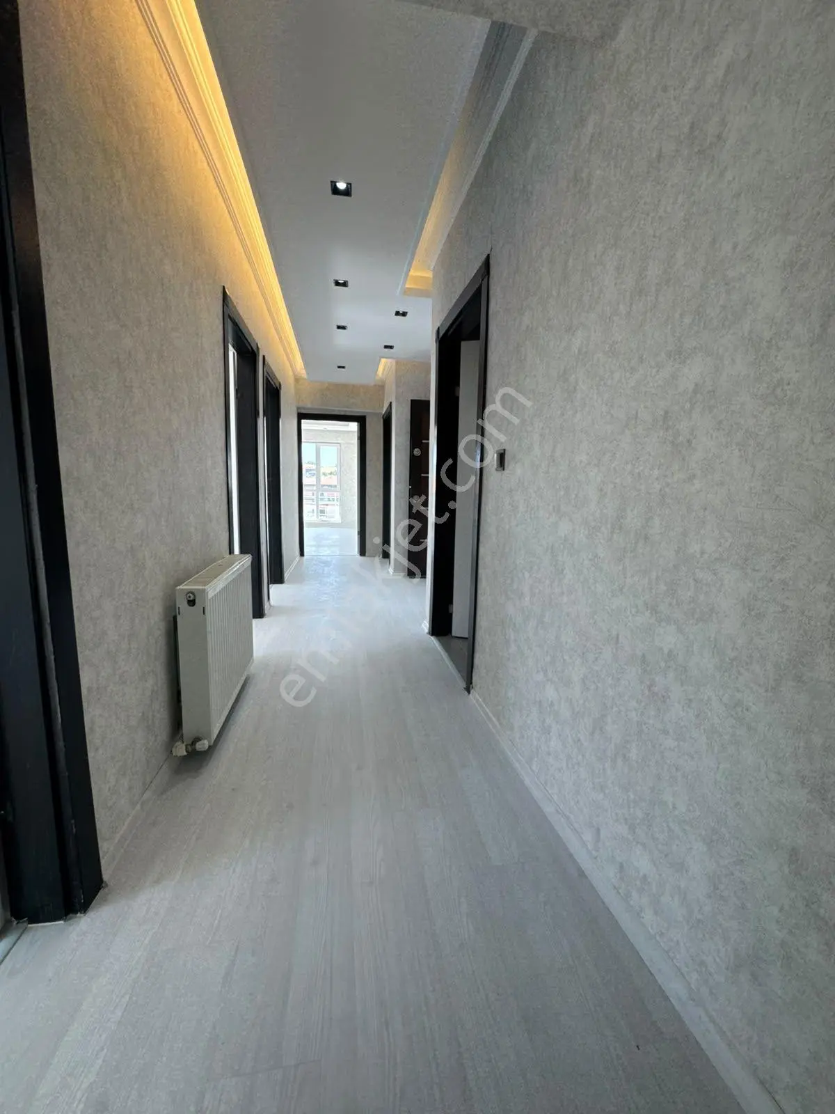 M.ç Emlak Tan Malazgirt Sok 3+1 Salon Bağımsız 1 Ara Katta Ön Cephe Full+full Yapılı Satlık Daire — fotoğraf 13