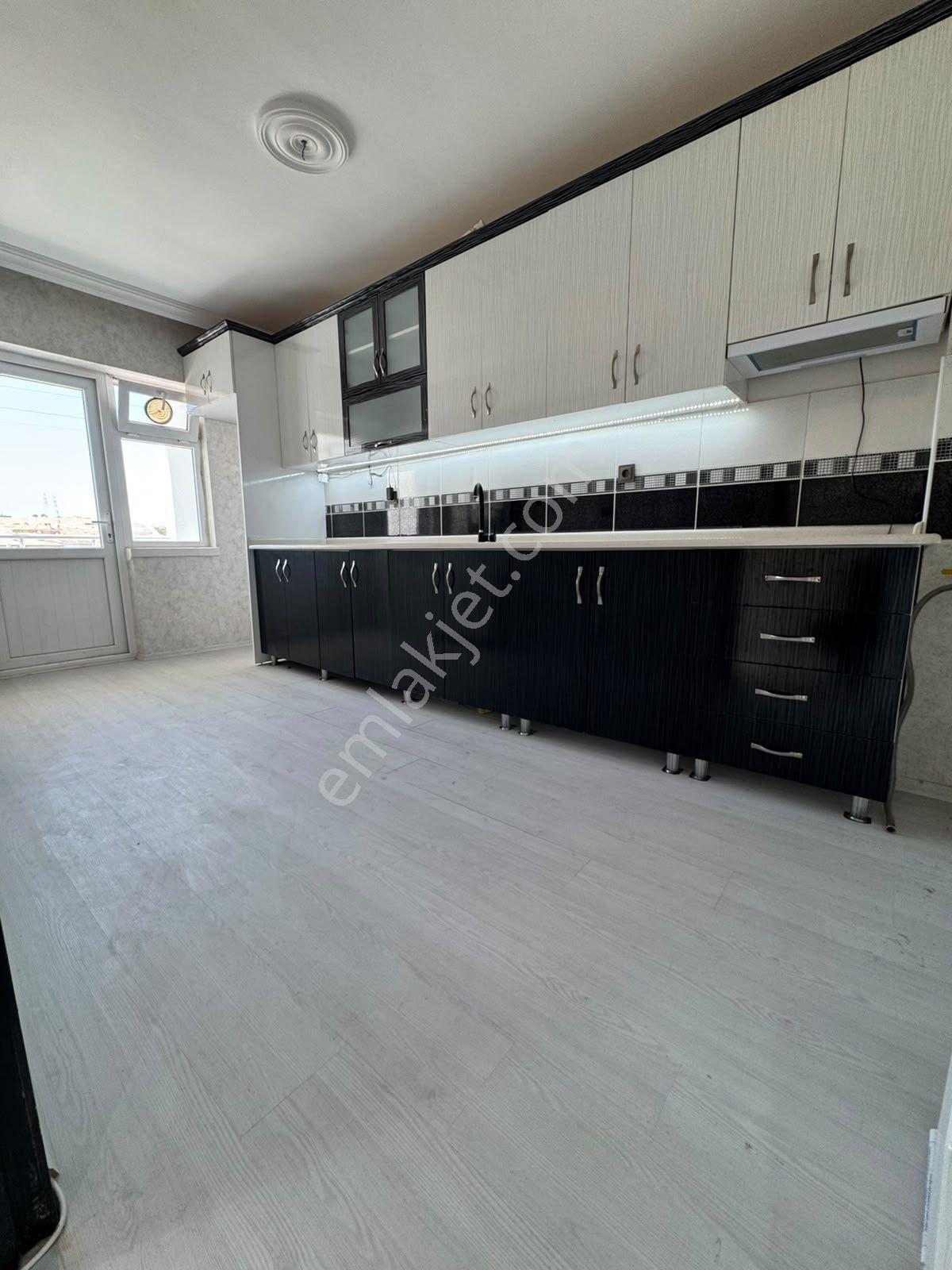 M.ç Emlak Tan Malazgirt Sok 3+1 Salon Bağımsız 1 Ara Katta Ön Cephe Full+full Yapılı Satlık Daire — fotoğraf 29