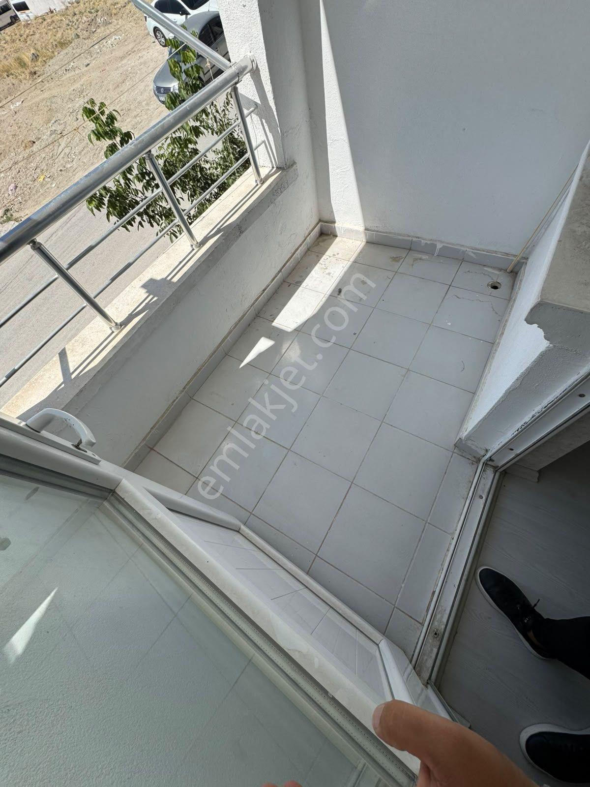 M.ç Emlak Tan Malazgirt Sok 3+1 Salon Bağımsız 1 Ara Katta Ön Cephe Full+full Yapılı Satlık Daire — fotoğraf 30