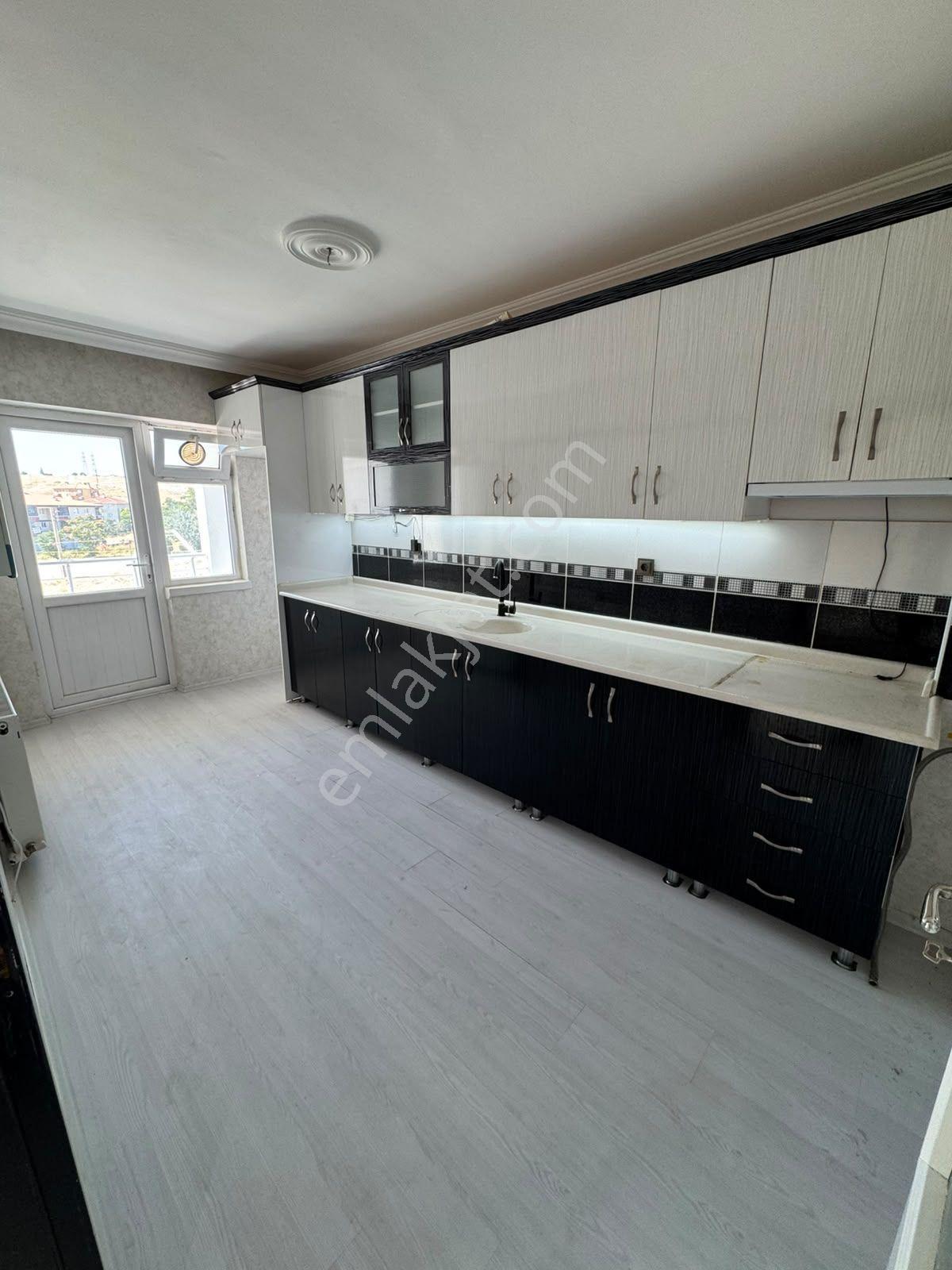 M.ç Emlak Tan Malazgirt Sok 3+1 Salon Bağımsız 1 Ara Katta Ön Cephe Full+full Yapılı Satlık Daire — fotoğraf 31