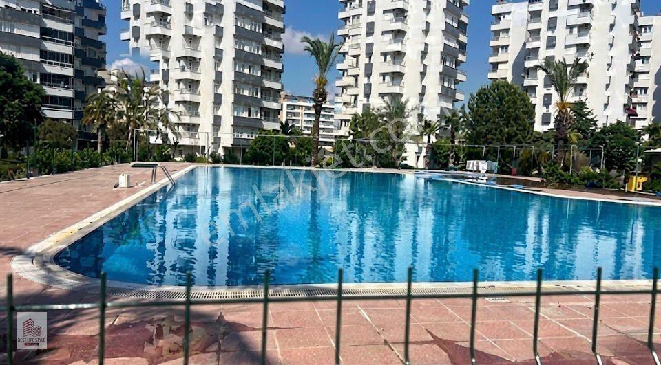 Kundu Oteller Karşısında Fırsat Havuzlu Satılık 3+1 Daire