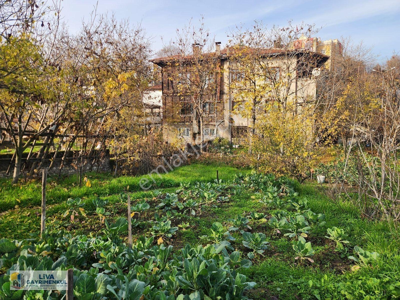 Karabük Safranbolu Çeşme Mahallesinde Tarihi Ev Ve Arsası — fotoğraf 24