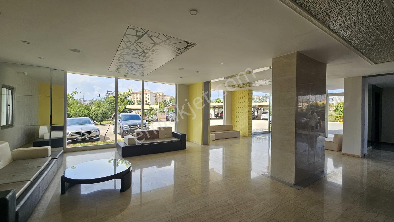 Remax Palm'den Fuatmorel Mah. Lemontri Sit.'de Prestijli 4+1 — fotoğraf 2