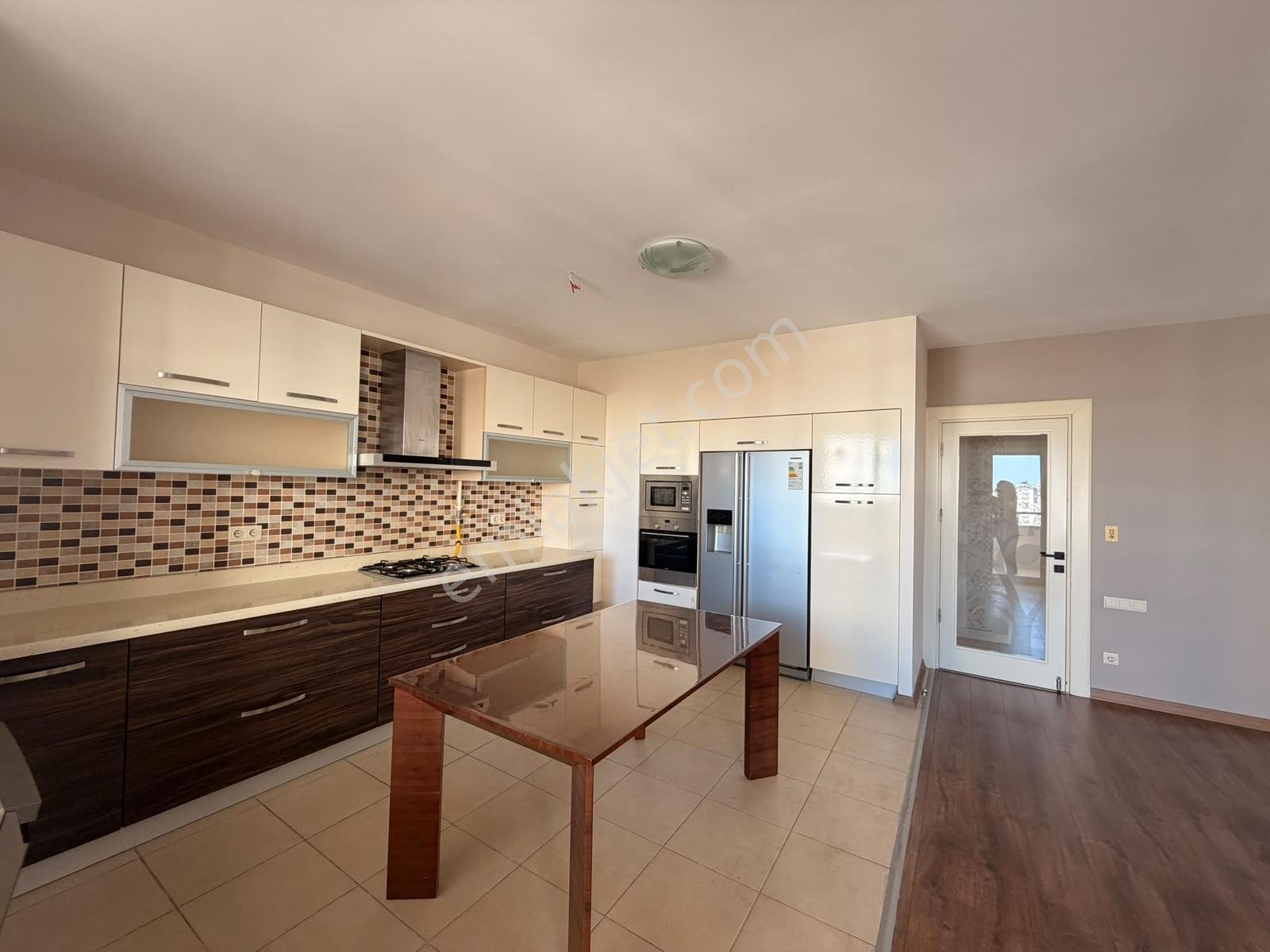 Remax Palm'den Fuatmorel Mah. Lemontri Sit.'de Prestijli 4+1 — fotoğraf 8