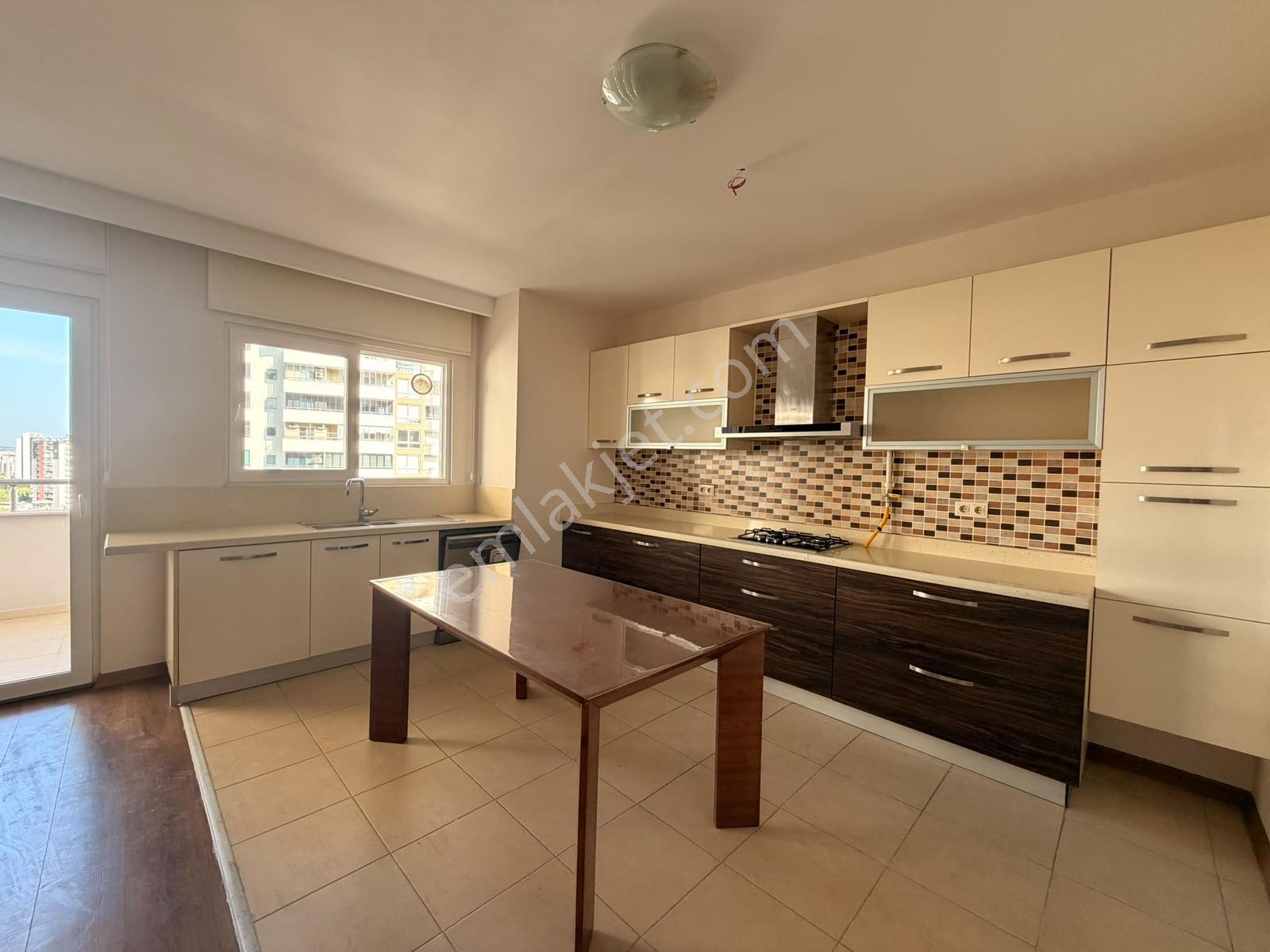 Remax Palm'den Fuatmorel Mah. Lemontri Sit.'de Prestijli 4+1 — fotoğraf 9
