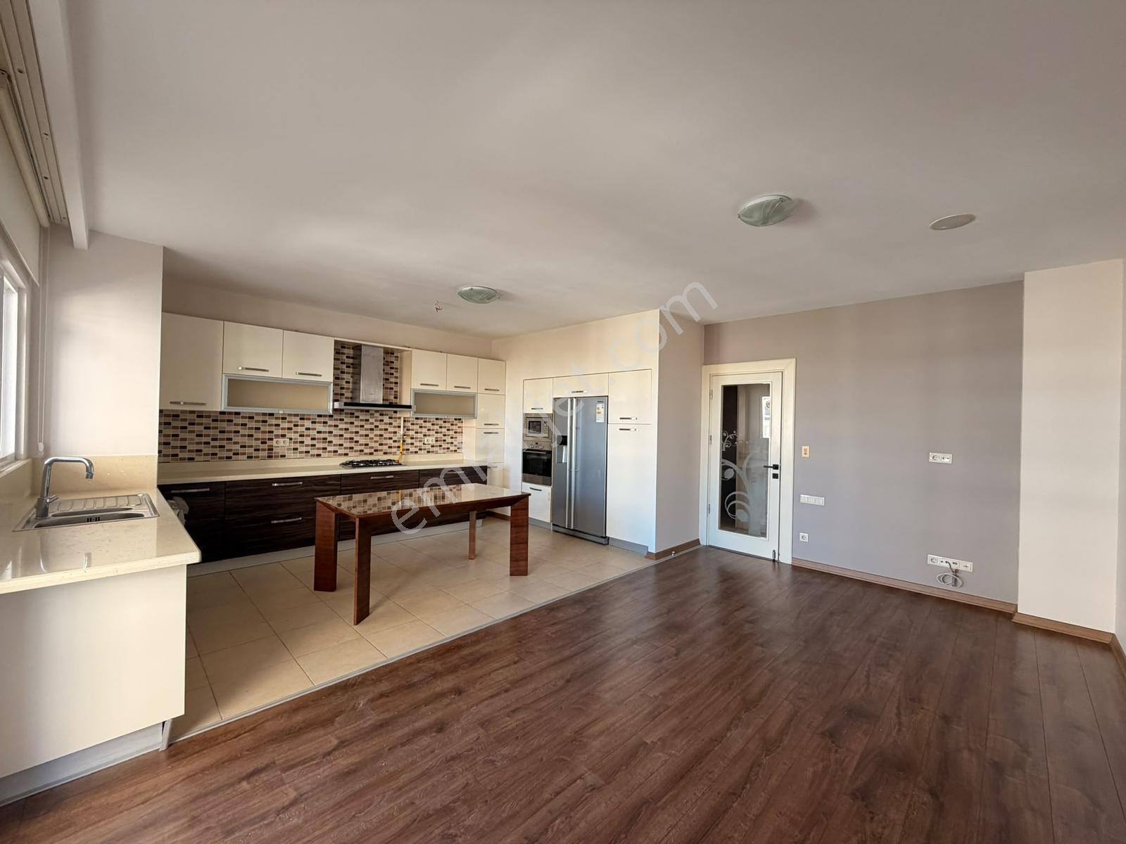 Remax Palm'den Fuatmorel Mah. Lemontri Sit.'de Prestijli 4+1 — fotoğraf 10