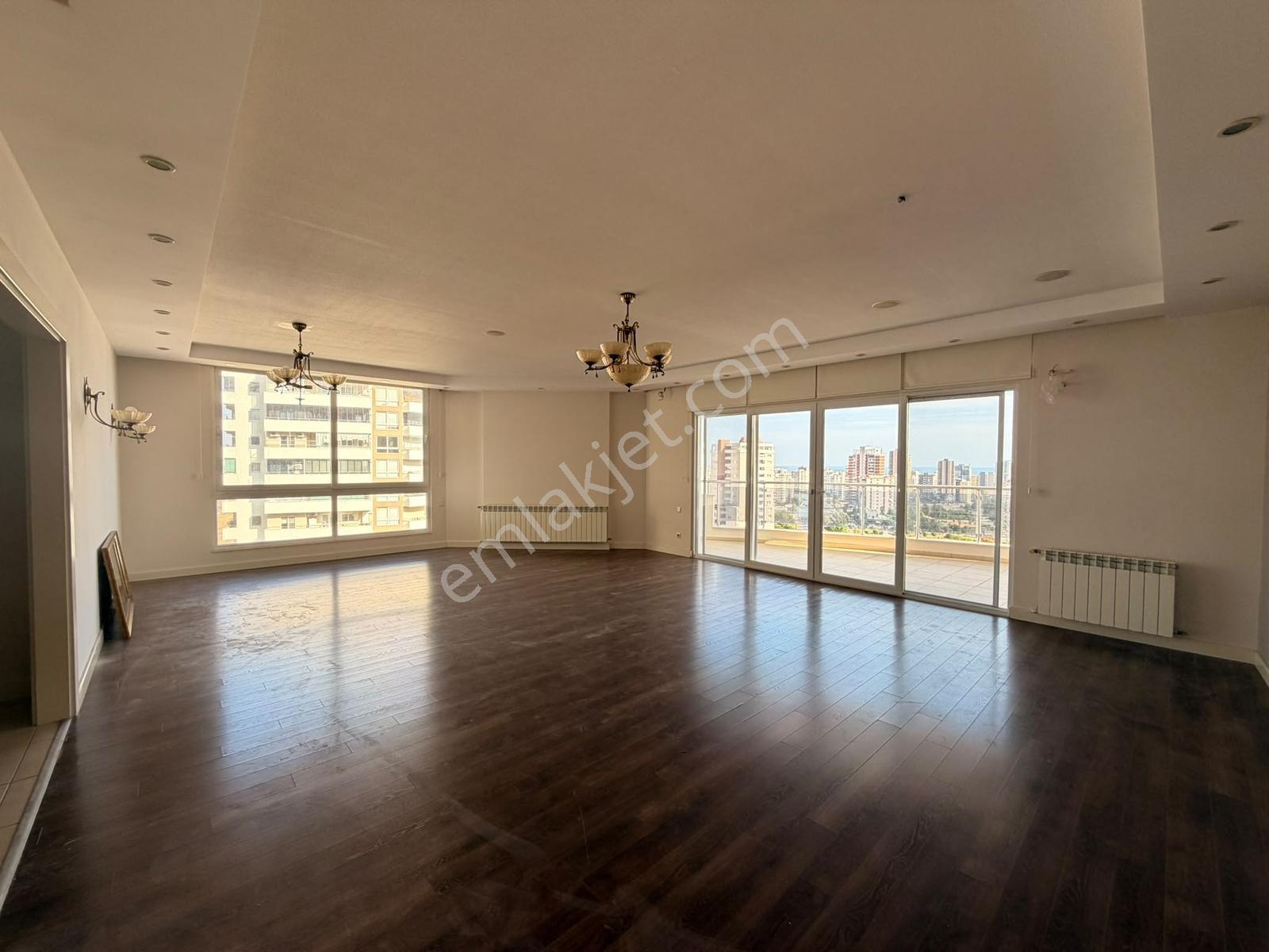 Remax Palm'den Fuatmorel Mah. Lemontri Sit.'de Prestijli 4+1 — fotoğraf 13