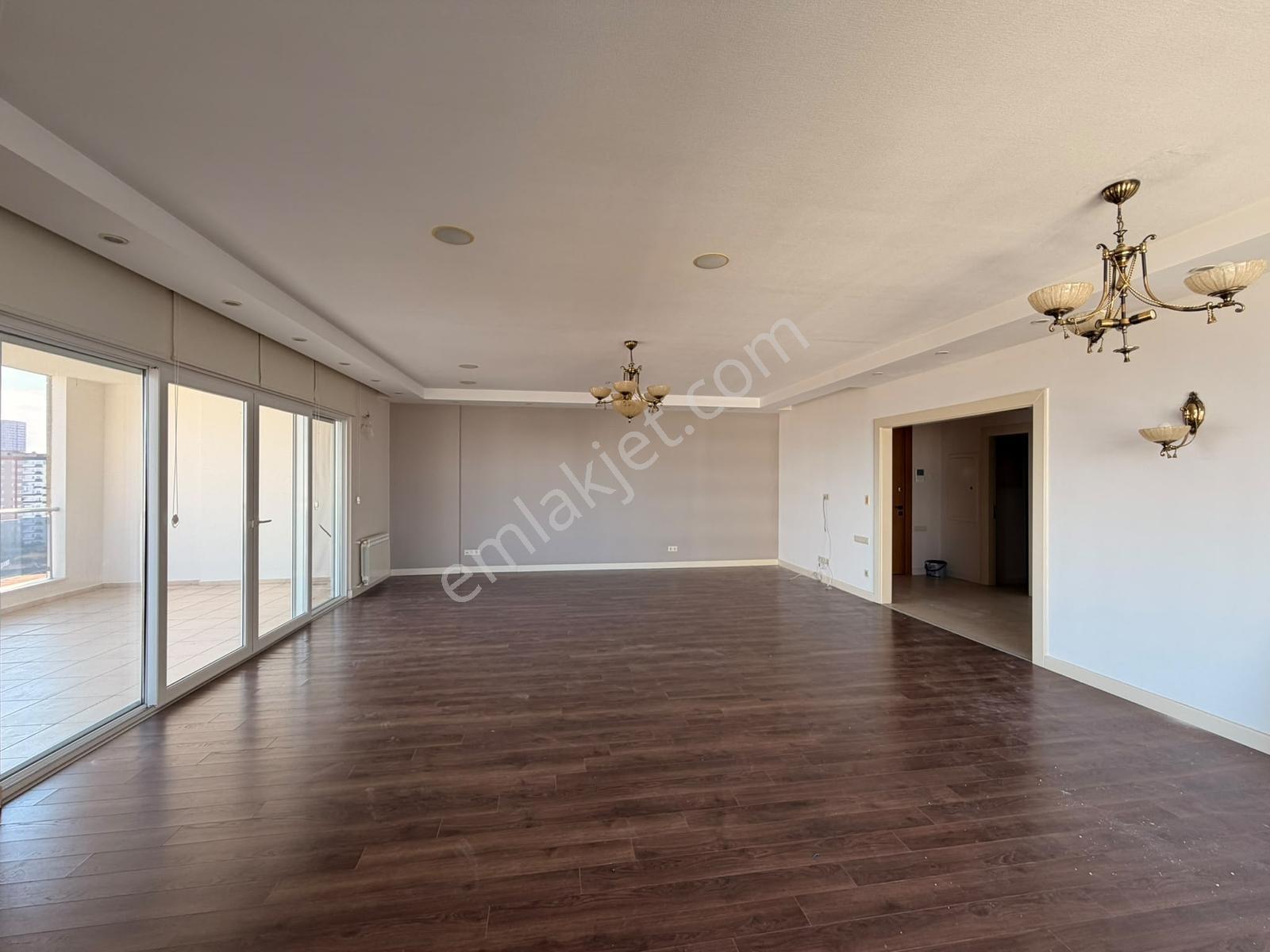 Remax Palm'den Fuatmorel Mah. Lemontri Sit.'de Prestijli 4+1 — fotoğraf 14