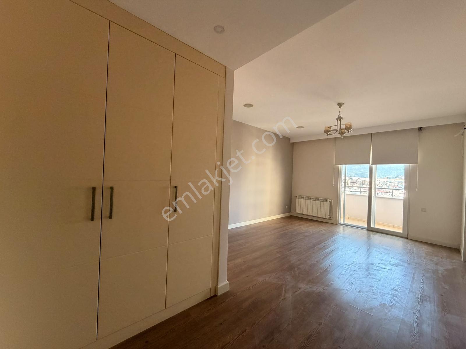 Remax Palm'den Fuatmorel Mah. Lemontri Sit.'de Prestijli 4+1 — fotoğraf 20