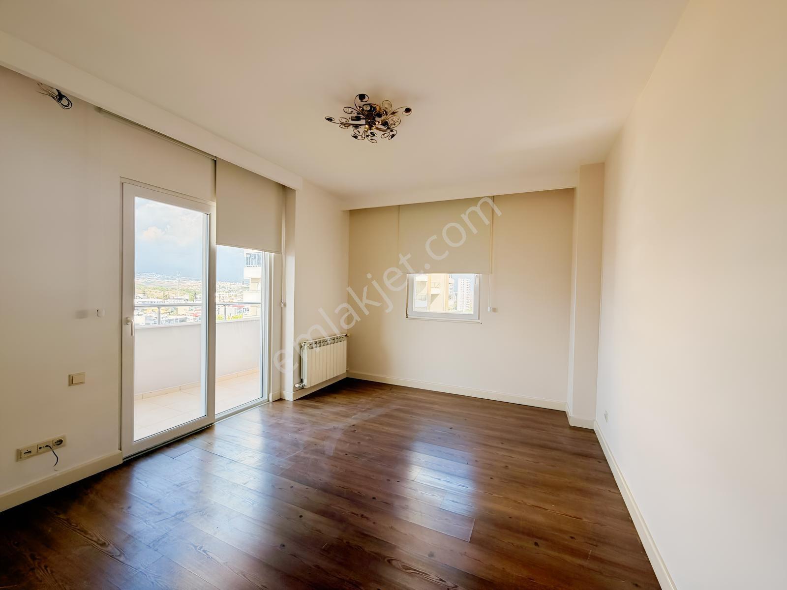 Remax Palm'den Fuatmorel Mah. Lemontri Sit.'de Prestijli 4+1 — fotoğraf 30