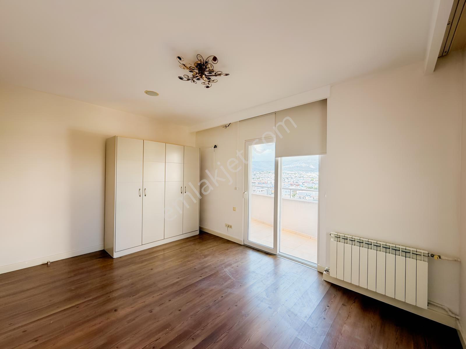 Remax Palm'den Fuatmorel Mah. Lemontri Sit.'de Prestijli 4+1 — fotoğraf 31