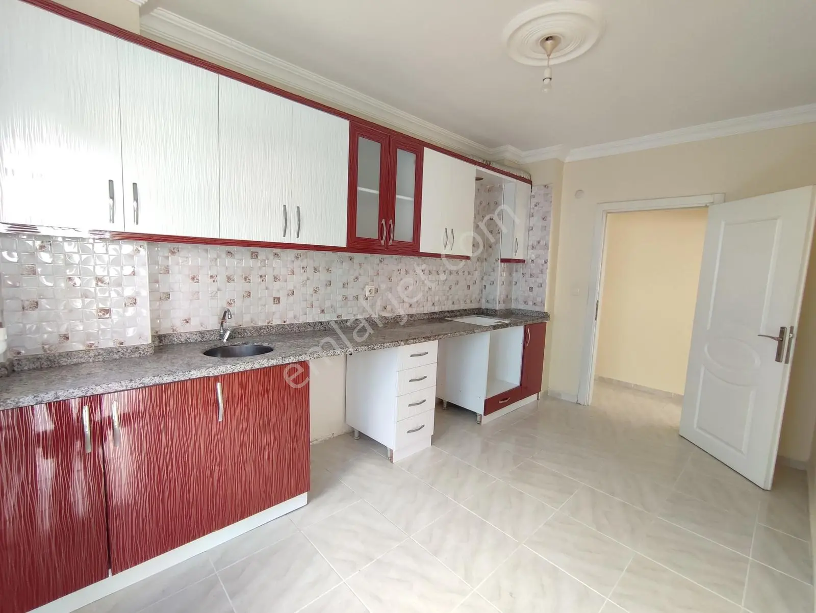 Ahatlı'da Asansörlü Geniş Satılık 3+1 Daire — fotoğraf 4