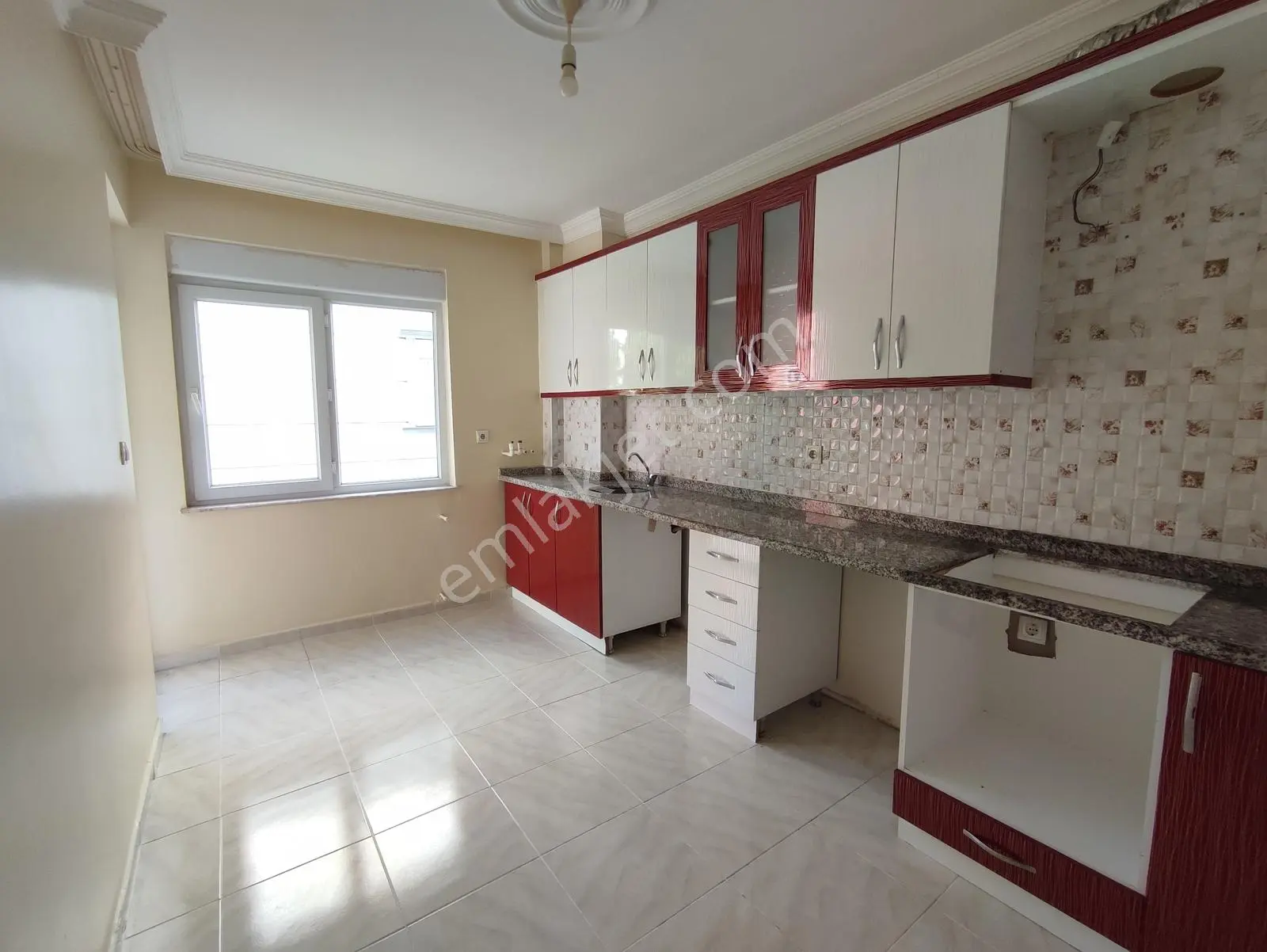 Ahatlı'da Asansörlü Geniş Satılık 3+1 Daire — fotoğraf 5
