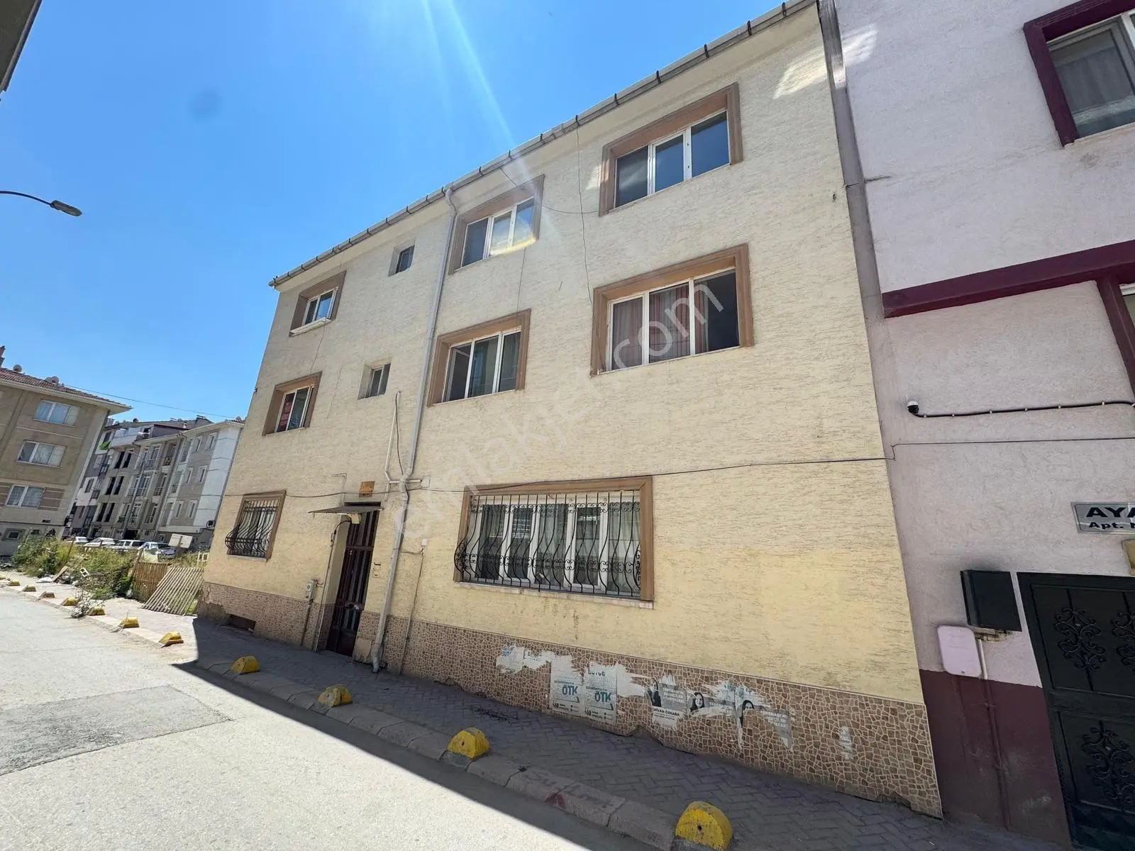 Rw Detay'Dan Eskibağlar Mah.(Collesium Arkası)Satılık 2+1 Daire