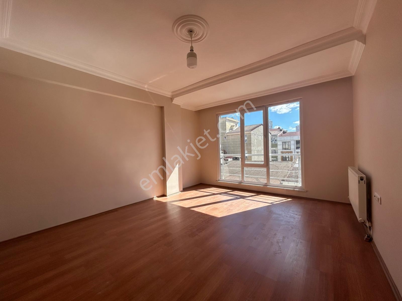 Necmi Kadıoğluna 5 Dk Merkezi Konumda 95 M² 2+1 Satılık Daire — fotoğraf 2