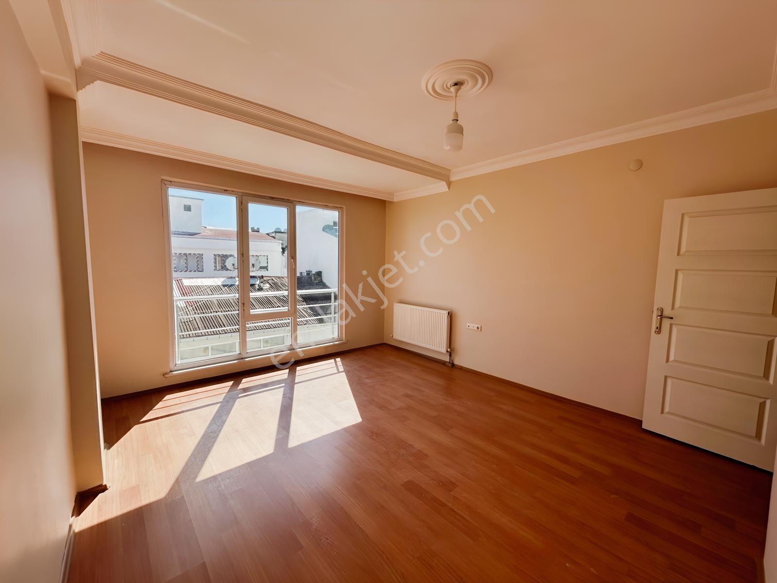 Necmi Kadıoğluna 5 Dk Merkezi Konumda 95 M² 2+1 Satılık Daire — fotoğraf 3