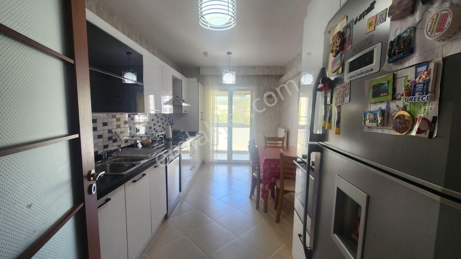 Hastane,adliye,e5 Ve Metro Yanı Kartal Kentplus'ta Harika 4,5+1 — fotoğraf 6