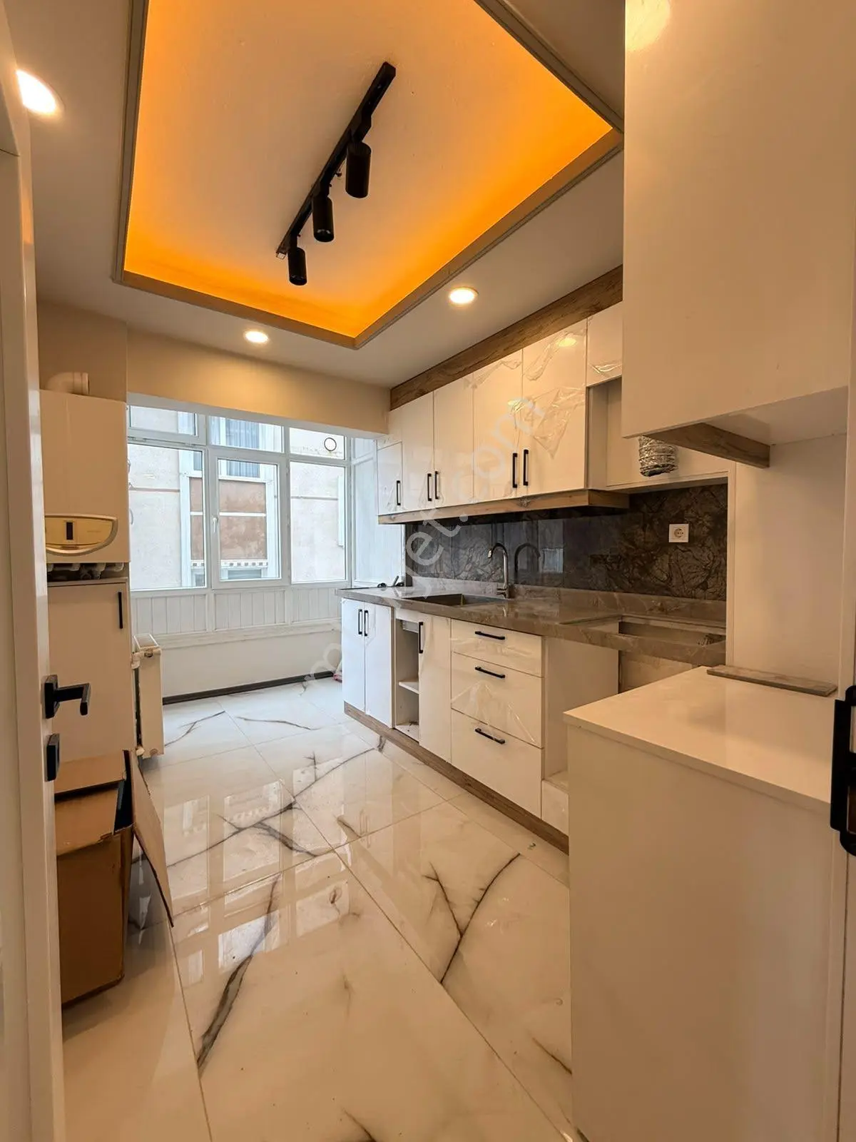 Akşemsettin Mah'de 3+1 Satılık Ara Kat Ön Cephe Bağımsız Full Yapılı Daire — fotoğraf 4